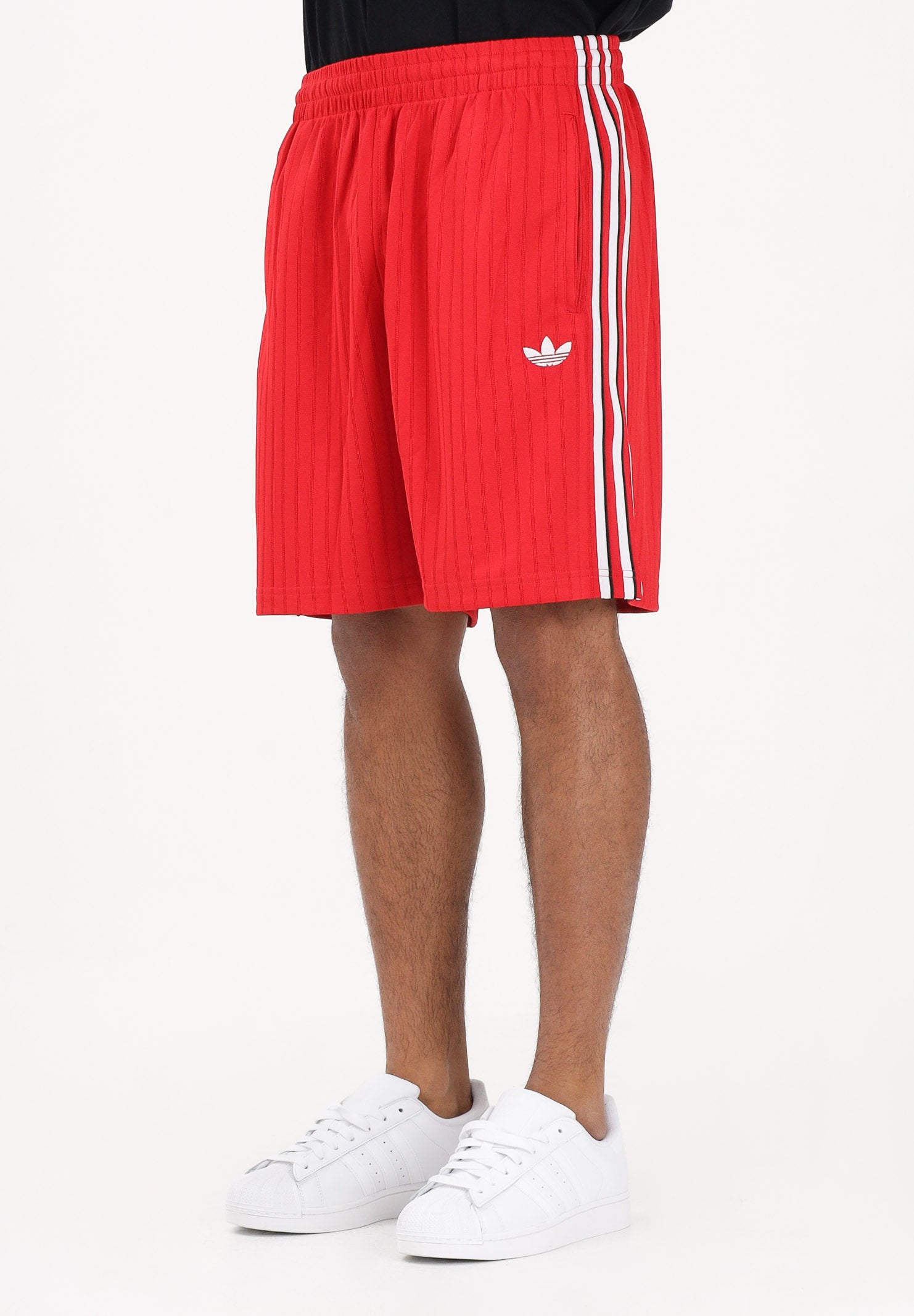 ADIDAS ORIGINALS Shorts sportivo FIREBIRD ENGINEERED STRIPES rosso da uomo KS5503 . ADIDAS ORIGINALS