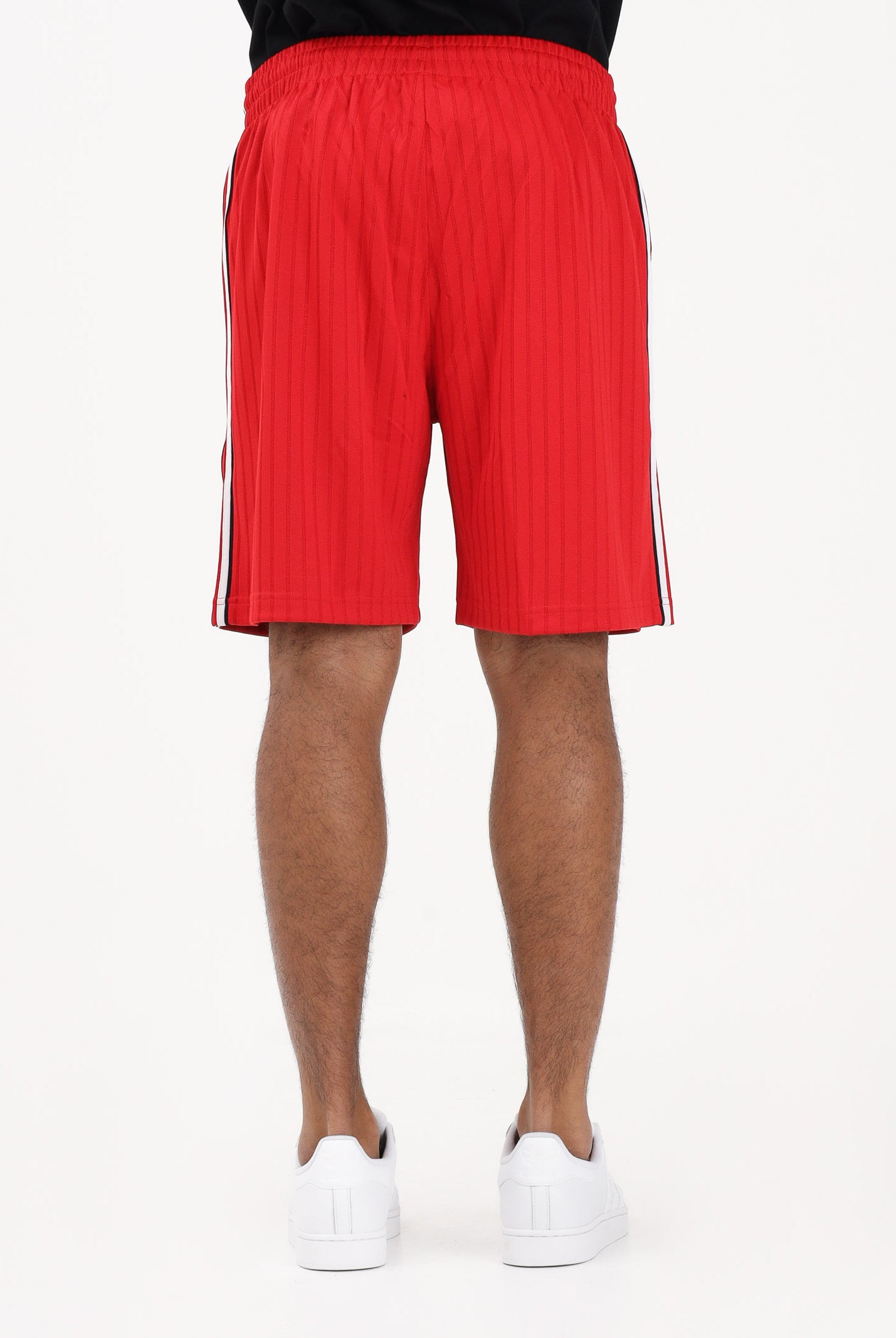 ADIDAS ORIGINALS Shorts sportivo FIREBIRD ENGINEERED STRIPES rosso da uomo KS5503 . ADIDAS ORIGINALS