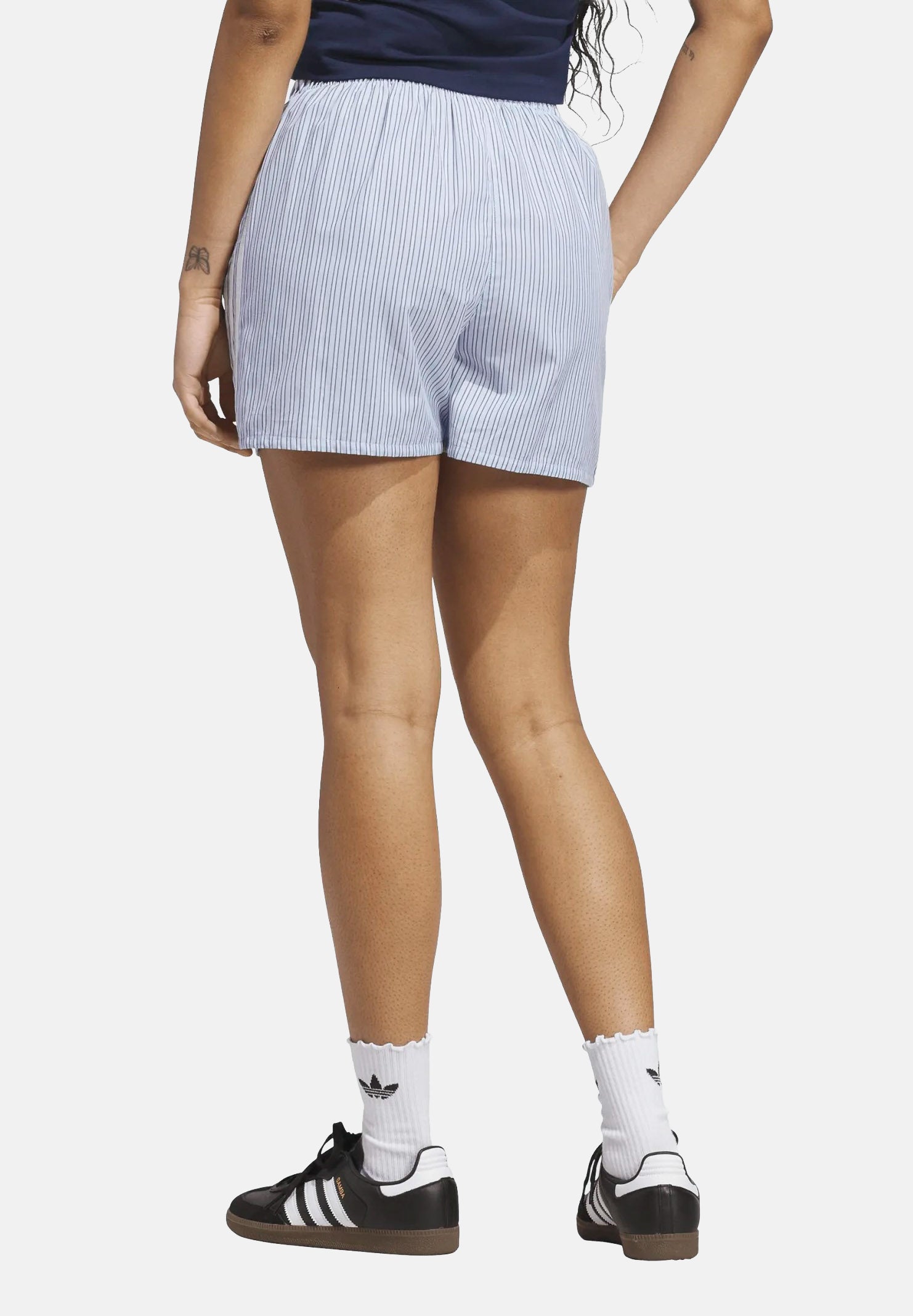 ADIDAS ORIGINALS Shorts STRIPED BOXER casual,azzurro-chiaro, da donna con fantasia a righe verticali<BR/> KT8005 . ADIDAS ORIGINALS