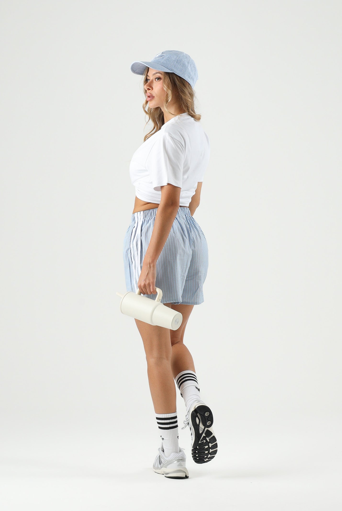 ADIDAS ORIGINALS Shorts STRIPED BOXER SHORT stile boxer azzurro chiaro e blu donna. KT8005 . ADIDAS ORIGINALS