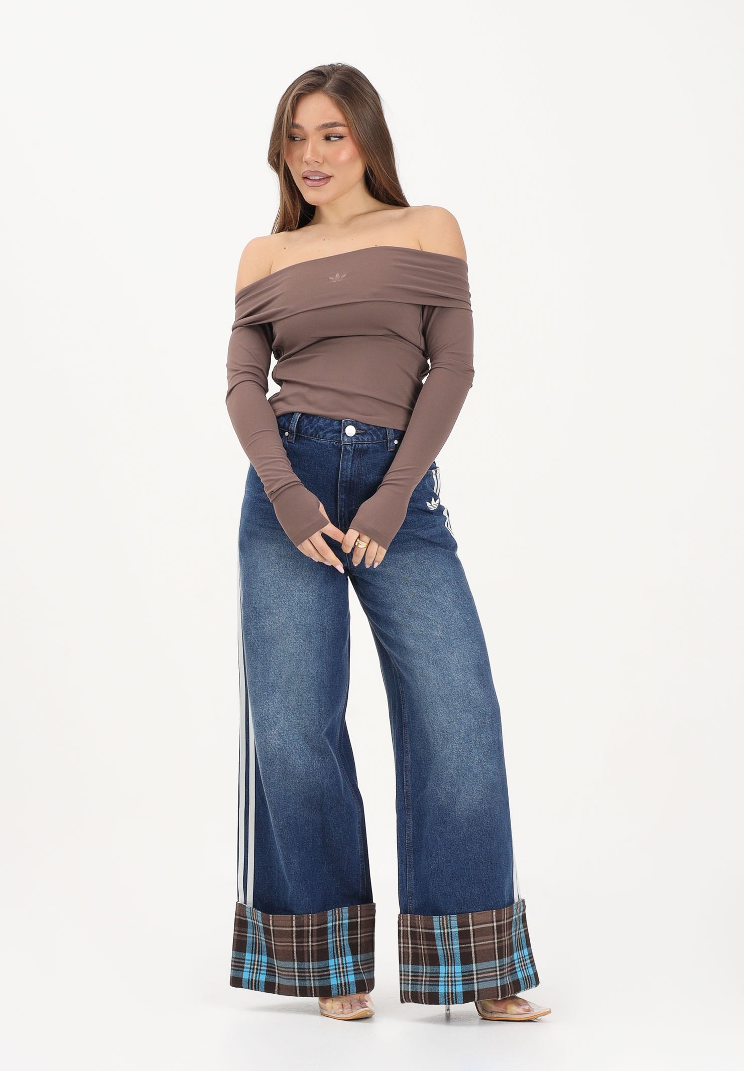 ADIDAS ORIGINALS Jeans in denim medio da donna con piegone a quadri KW4518 . ADIDAS ORIGINALS