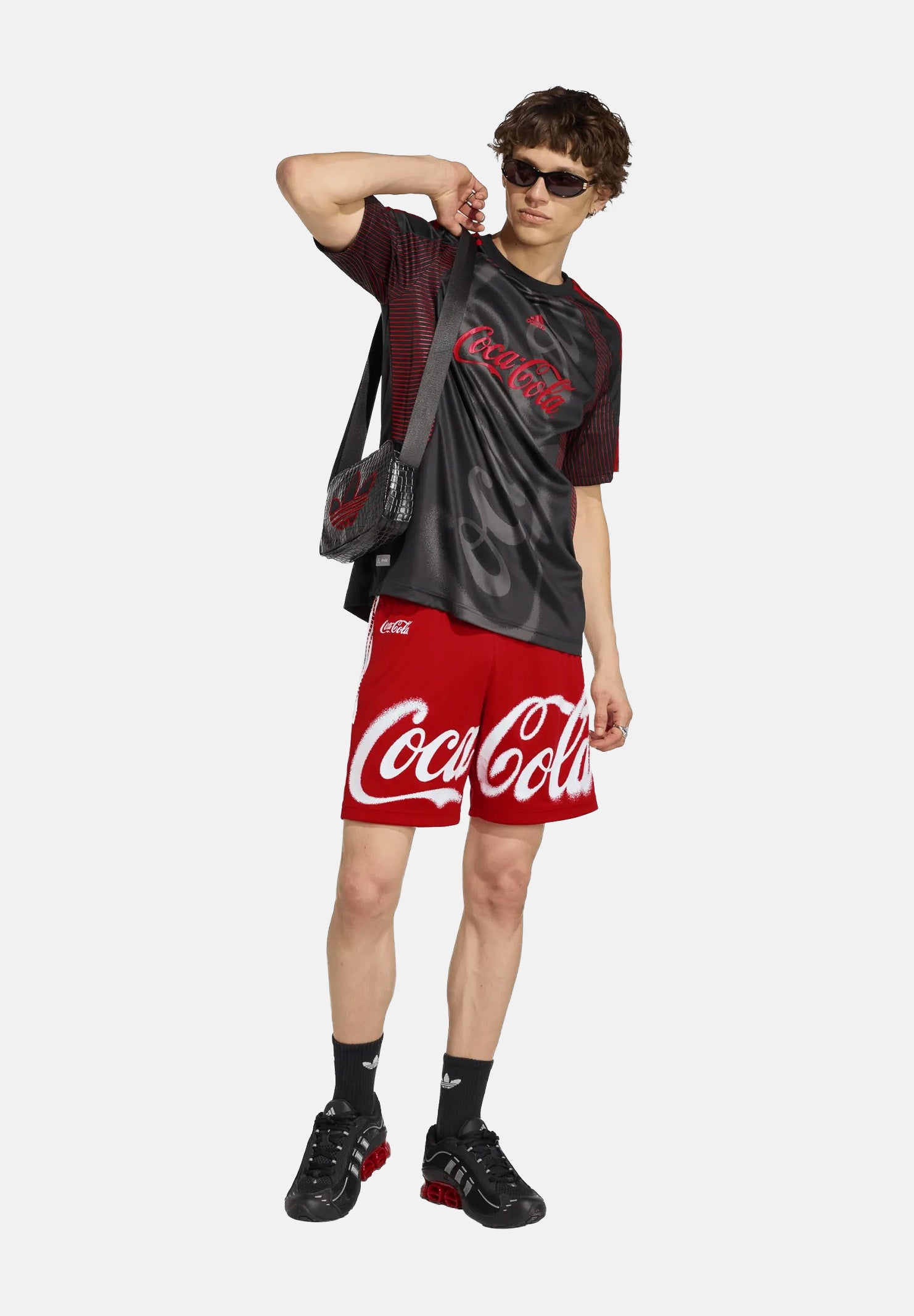 ADIDAS ORIGINALS shorts sportivi Coca-Cola White / Vivid Red bianco e rosso da uomo e da donna KY2102 . ADIDAS ORIGINALS