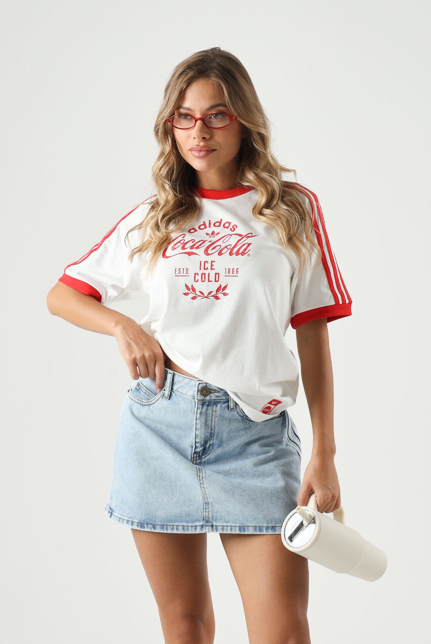 ADIDAS ORIGINALS T-shirt Coca-Cola Classic Sport Cali Off White bianco e rosso da uomo e donna KY2114 . ADIDAS ORIGINALS