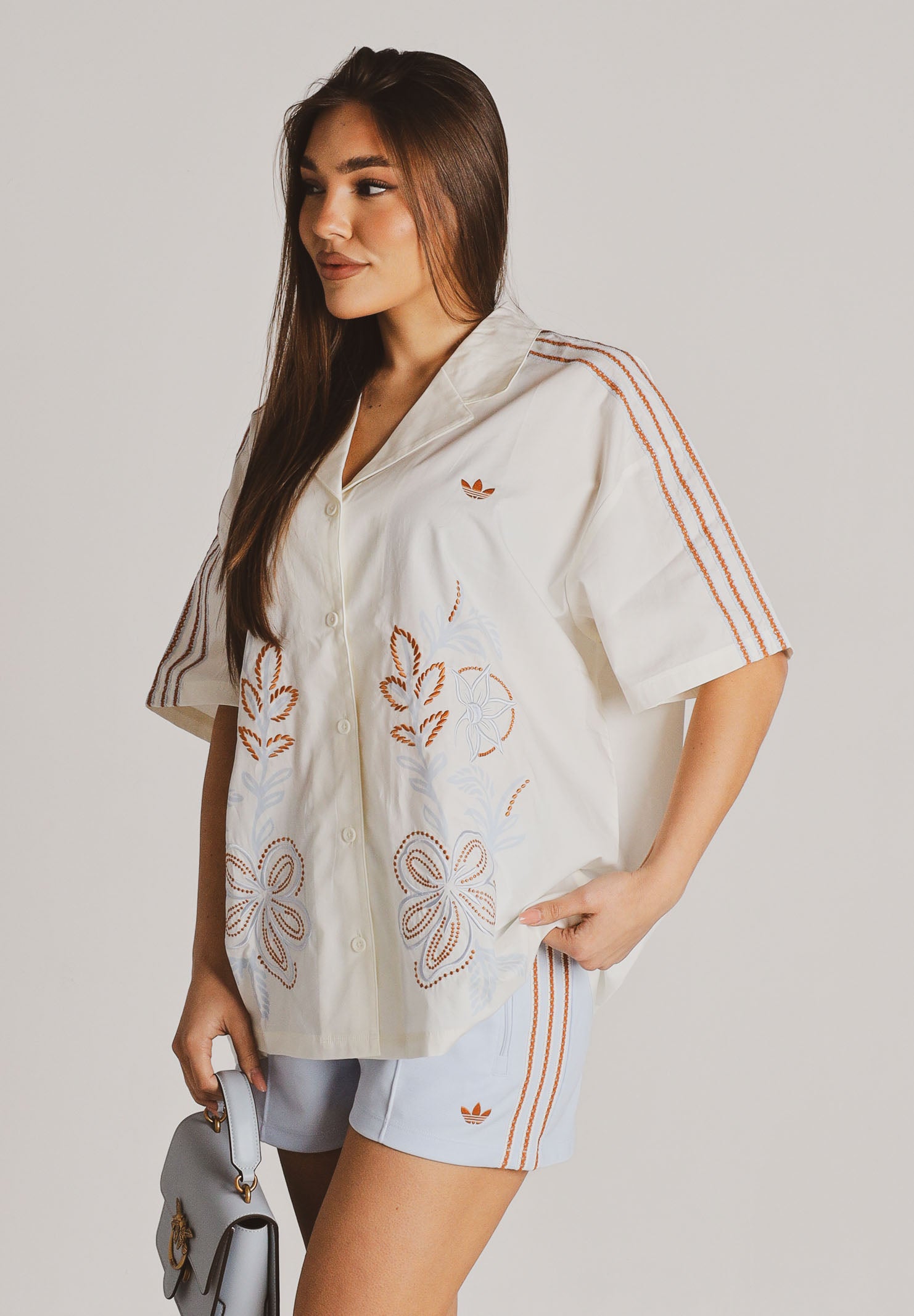 ADIDAS ORIGINALS Camicia a manica corta SUMMER GLOW RESORT panna da donna KY3164 . ADIDAS ORIGINALS