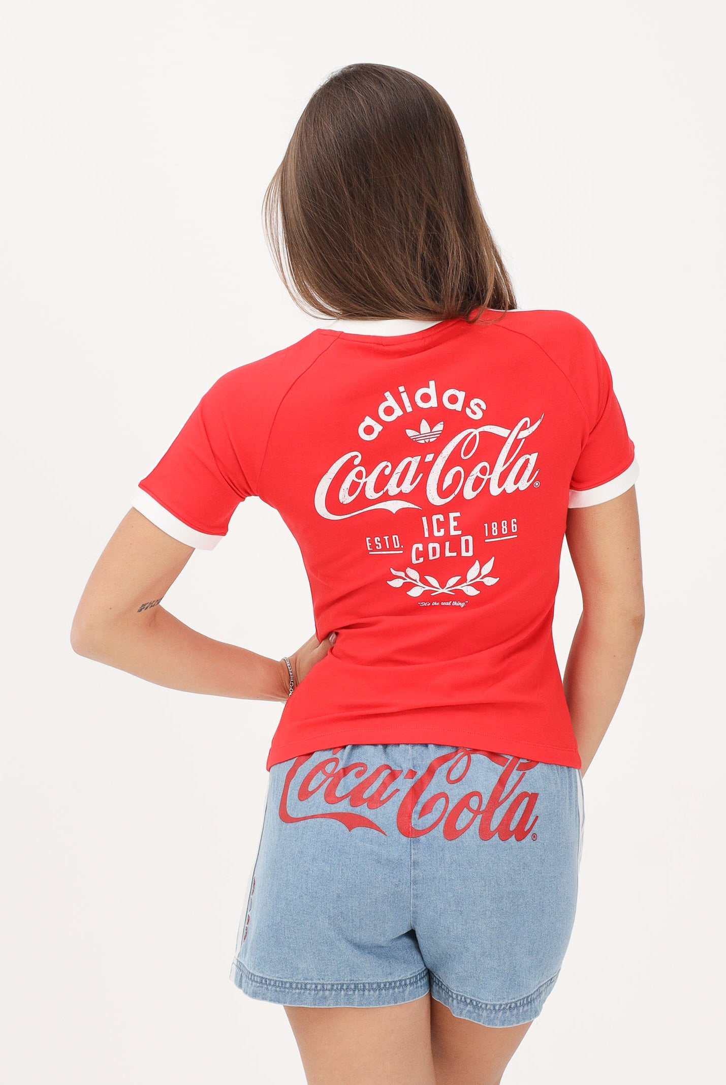 ADIDAS ORIGINALS x Coca Cola T-shirt a manica corta 3 STRIPES rossa da donna KY7558 . ADIDAS ORIGINALS