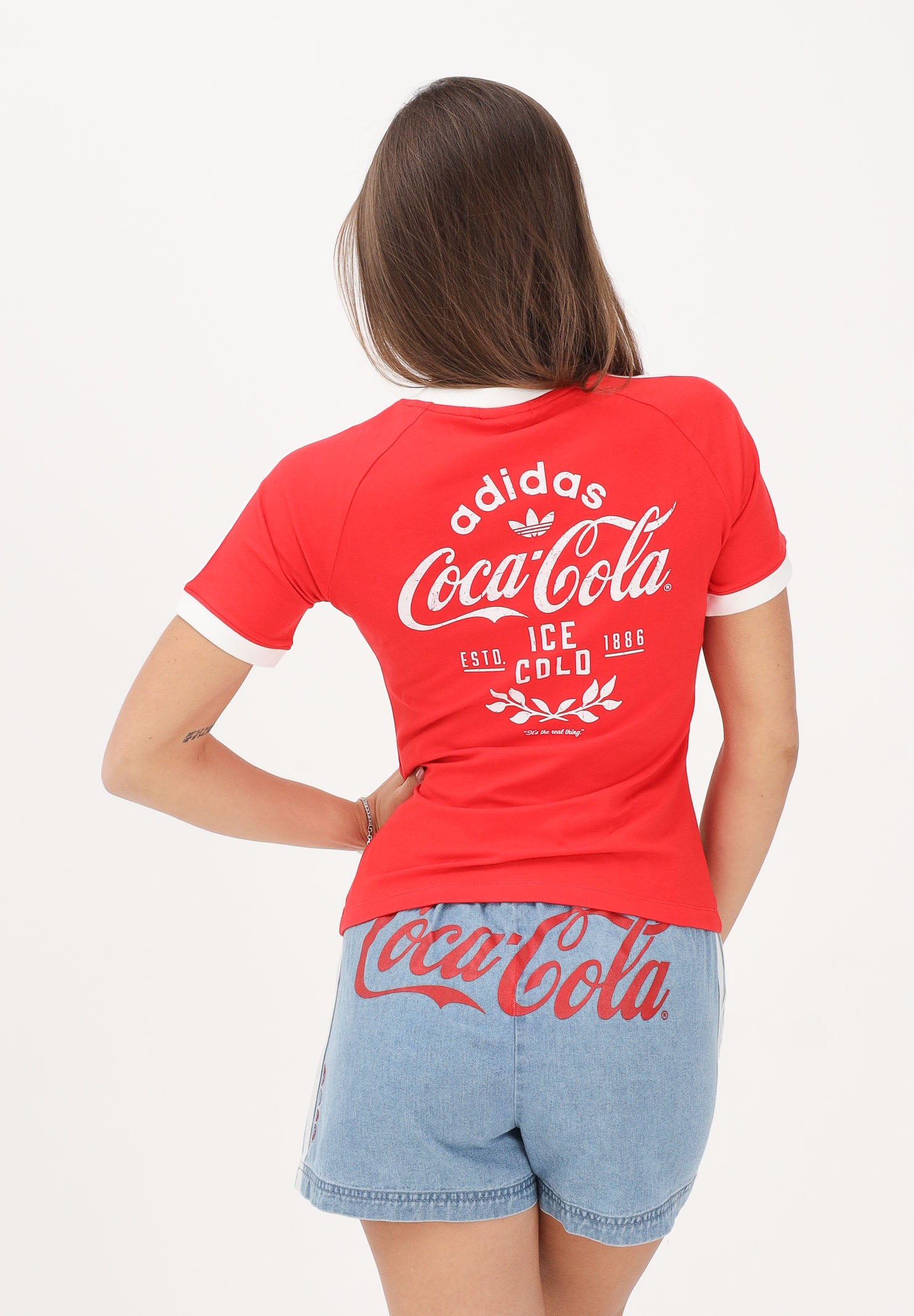ADIDAS ORIGINALS x Coca Cola T-shirt a manica corta 3 STRIPES rossa da donna KY7558 . ADIDAS ORIGINALS