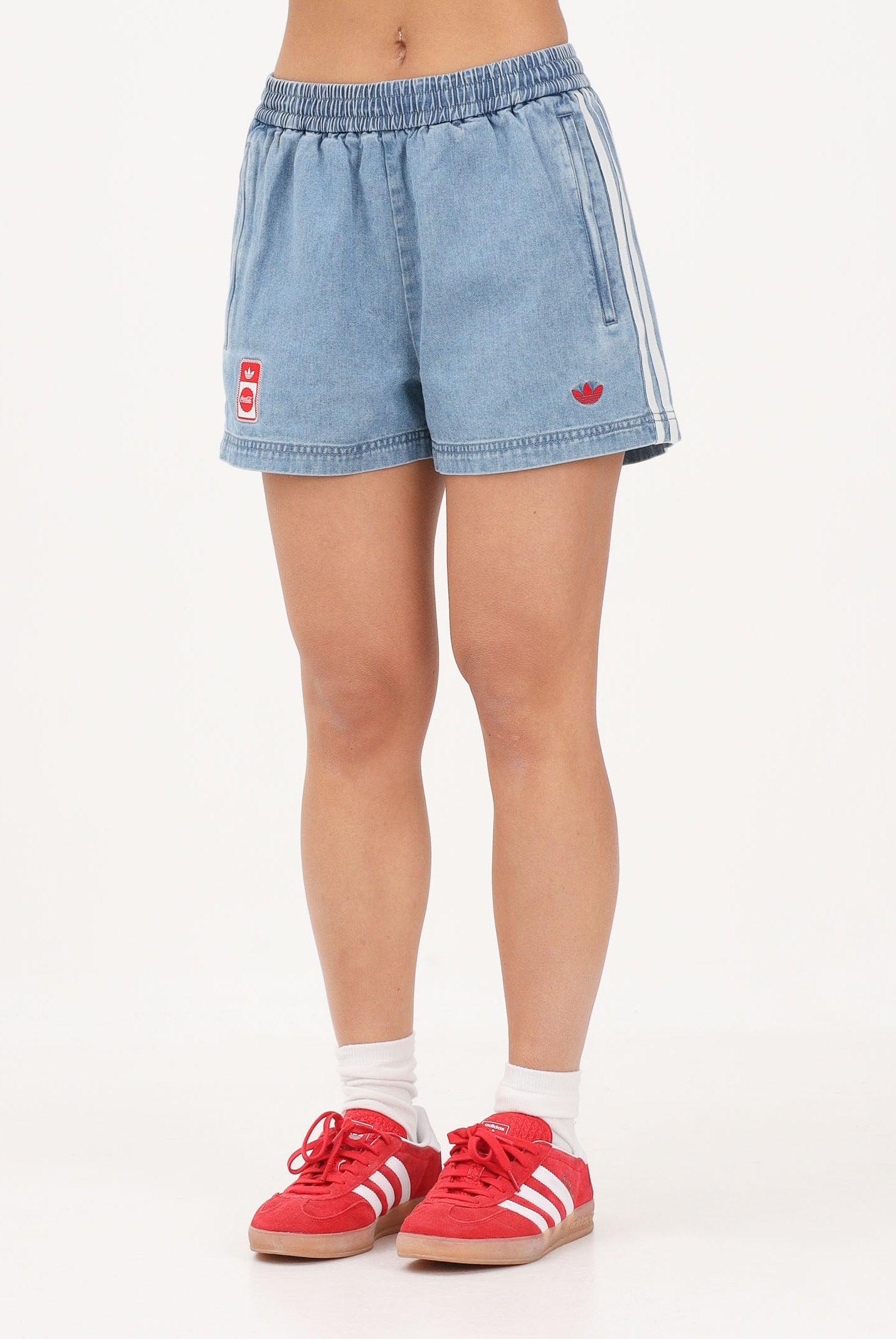 ADIDAS ORIGINALS x Coca-Cola 3-stripes shorts sportivi donna in blu denim KY7564 . ADIDAS ORIGINALS