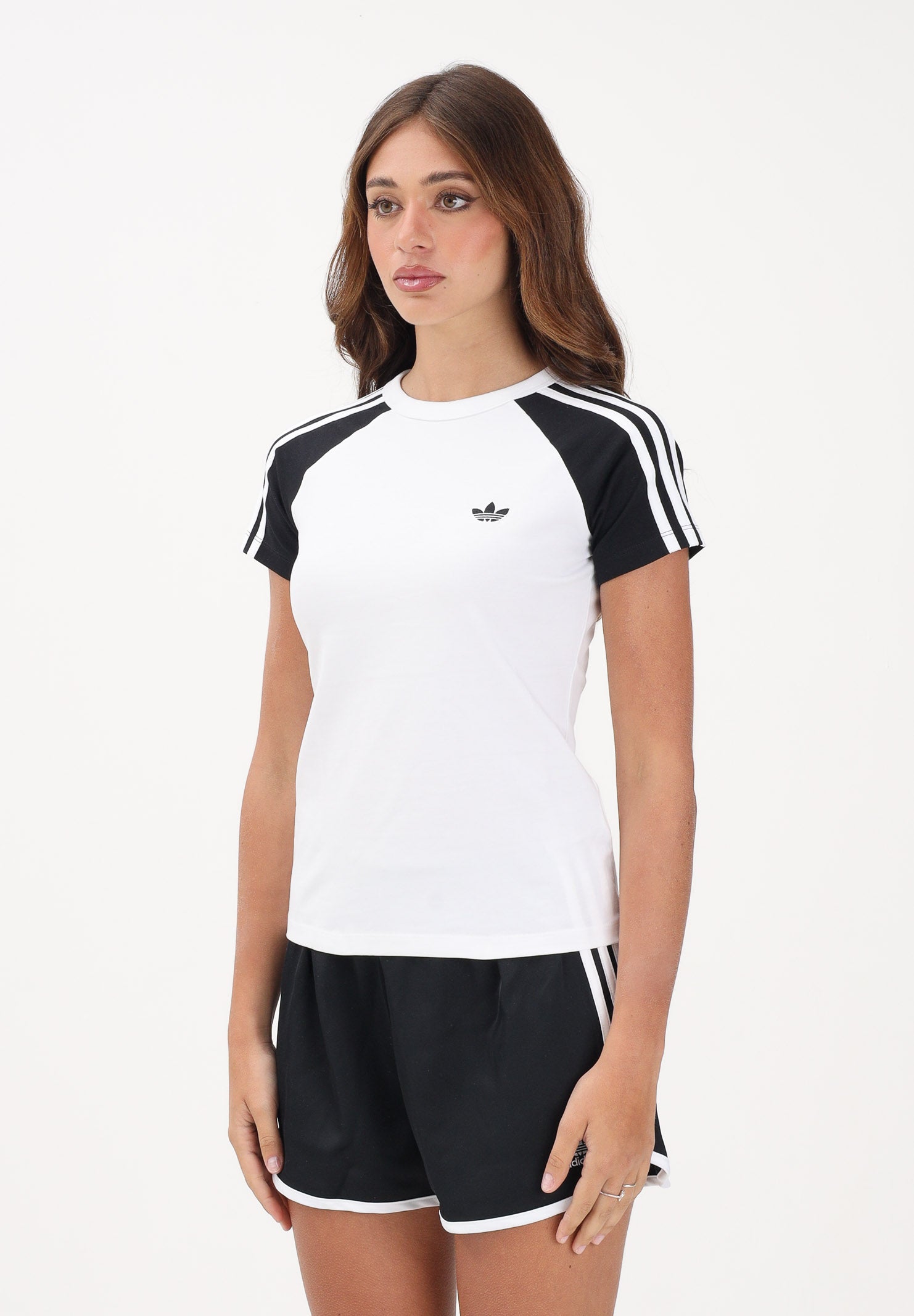 ADIDAS ORIGINALS T-shirt a manica corta SST bianca e nera da donna KD3799 . ADIDAS ORIGINALS