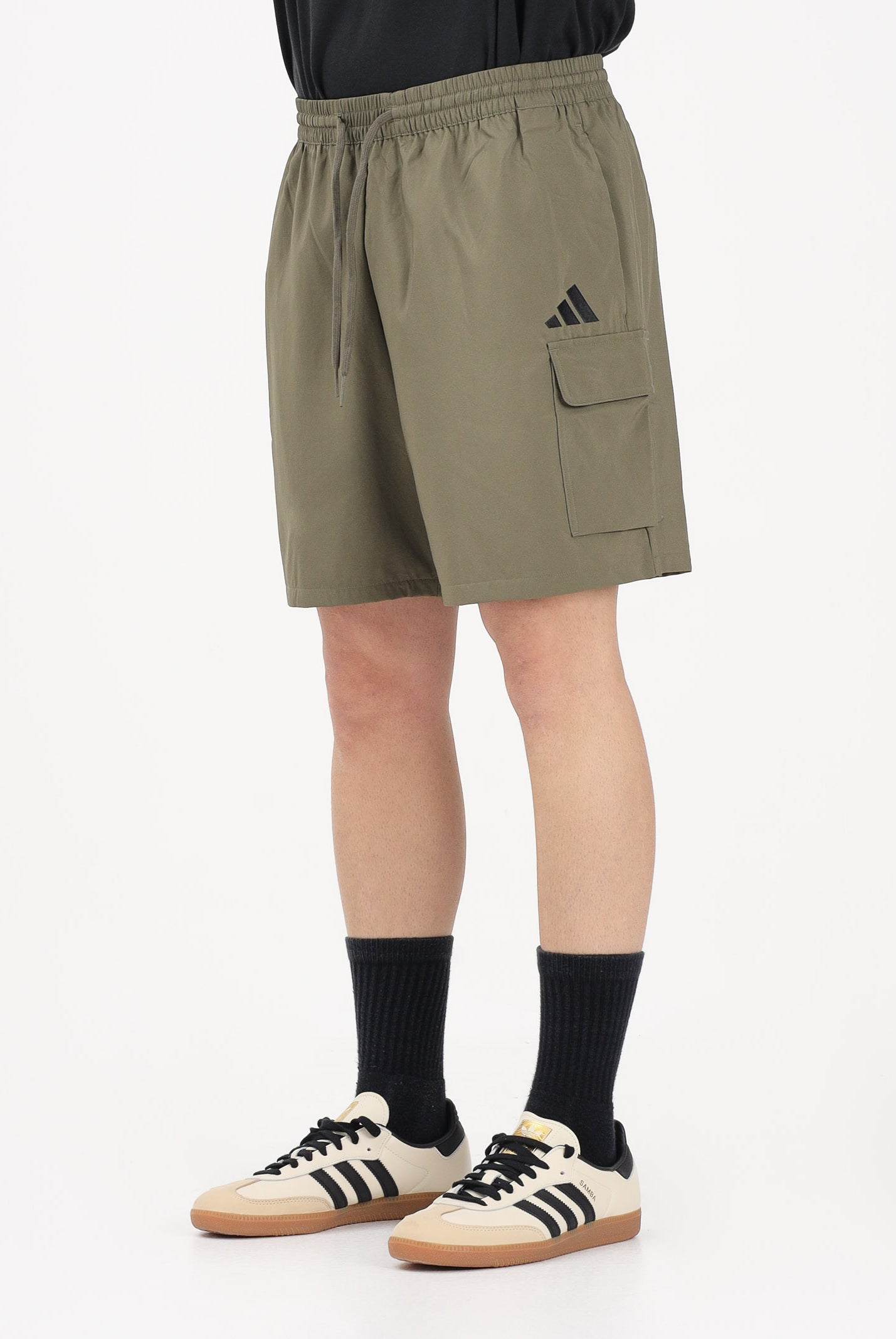ADIDAS PERFORMANCE Shorts sportivo ESSENTIALS SMALL LOGO CARGO CHELSEA verde militare da uomo JD1827 . ADIDAS PERFORMANCE