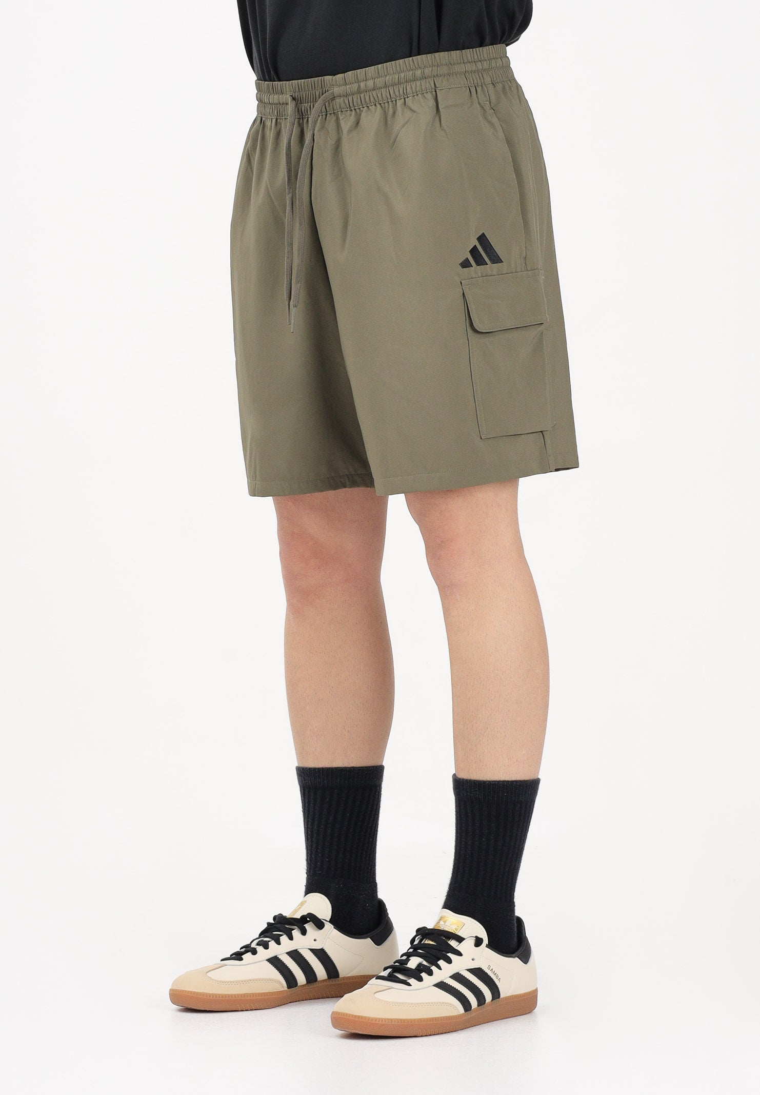 ADIDAS PERFORMANCE Shorts sportivo ESSENTIALS SMALL LOGO CARGO CHELSEA verde militare da uomo JD1827 . ADIDAS PERFORMANCE