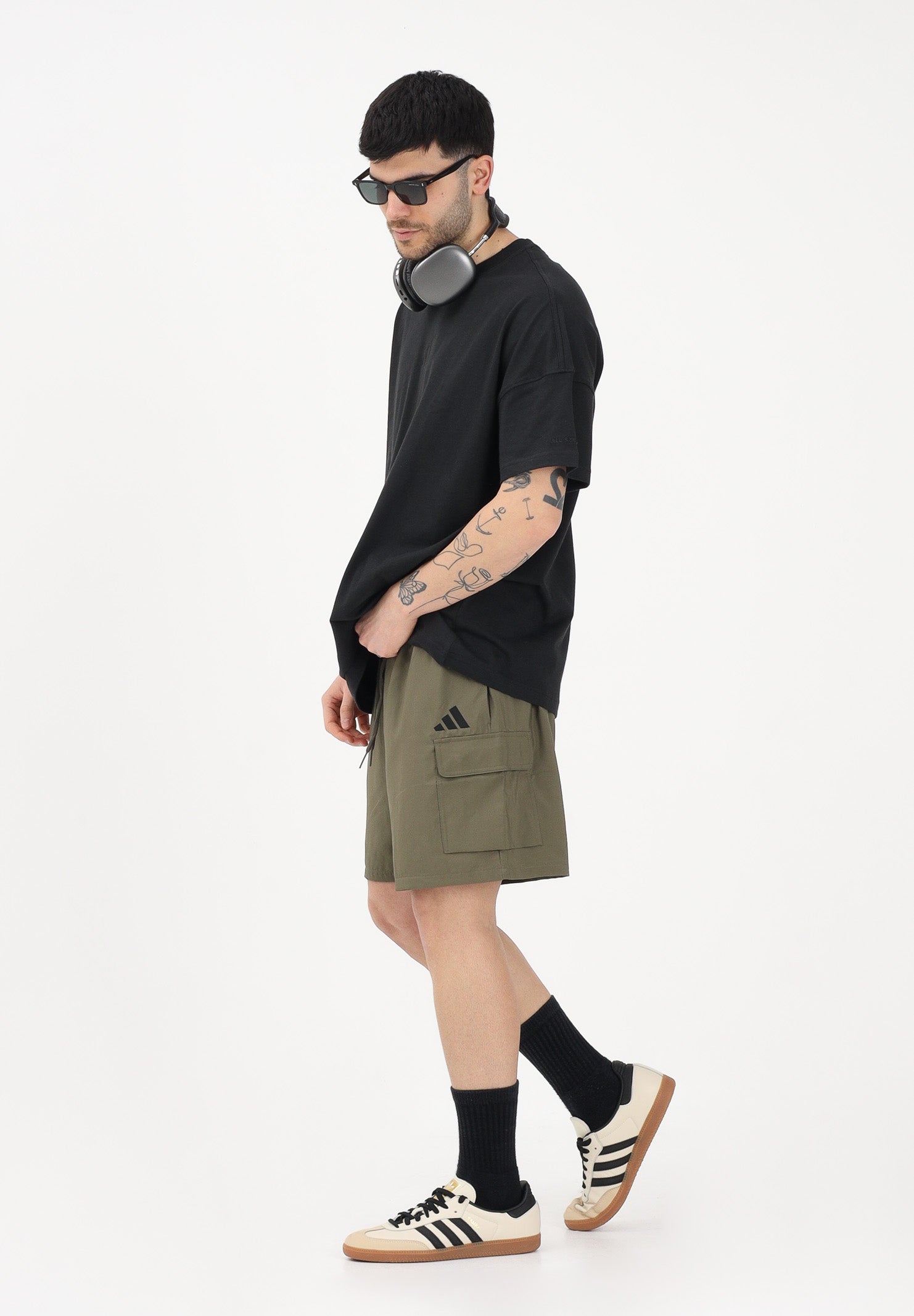 ADIDAS PERFORMANCE Shorts sportivo ESSENTIALS SMALL LOGO CARGO CHELSEA verde militare da uomo JD1827 . ADIDAS PERFORMANCE