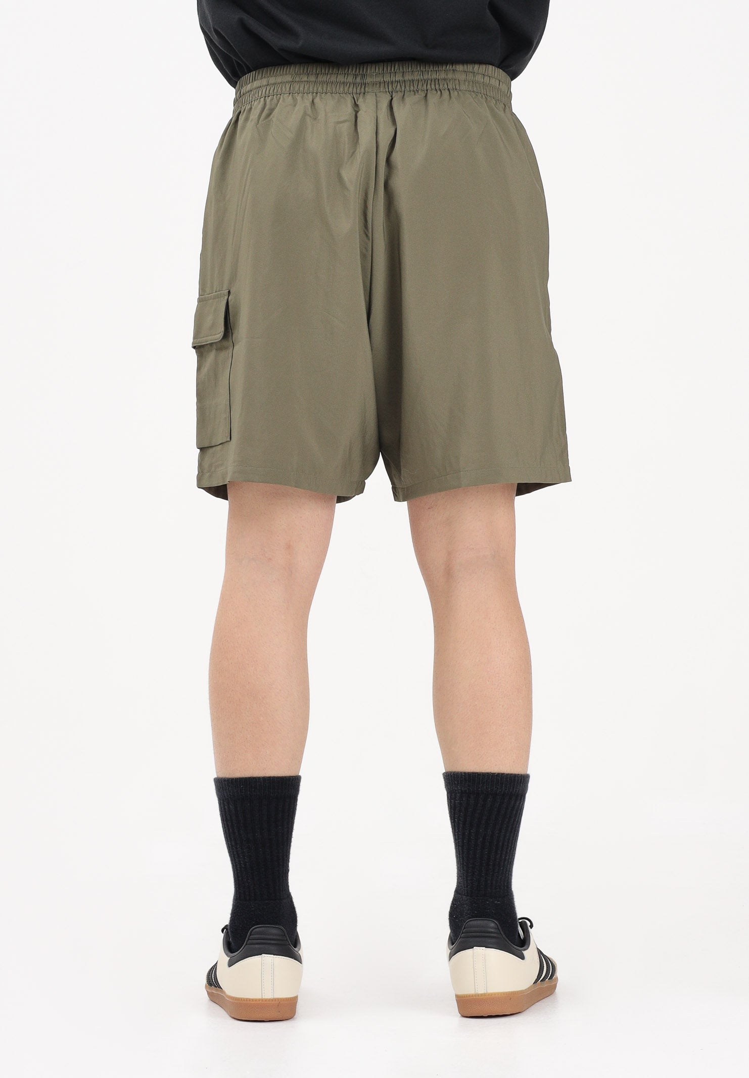 ADIDAS PERFORMANCE Shorts sportivo ESSENTIALS SMALL LOGO CARGO CHELSEA verde militare da uomo JD1827 . ADIDAS PERFORMANCE