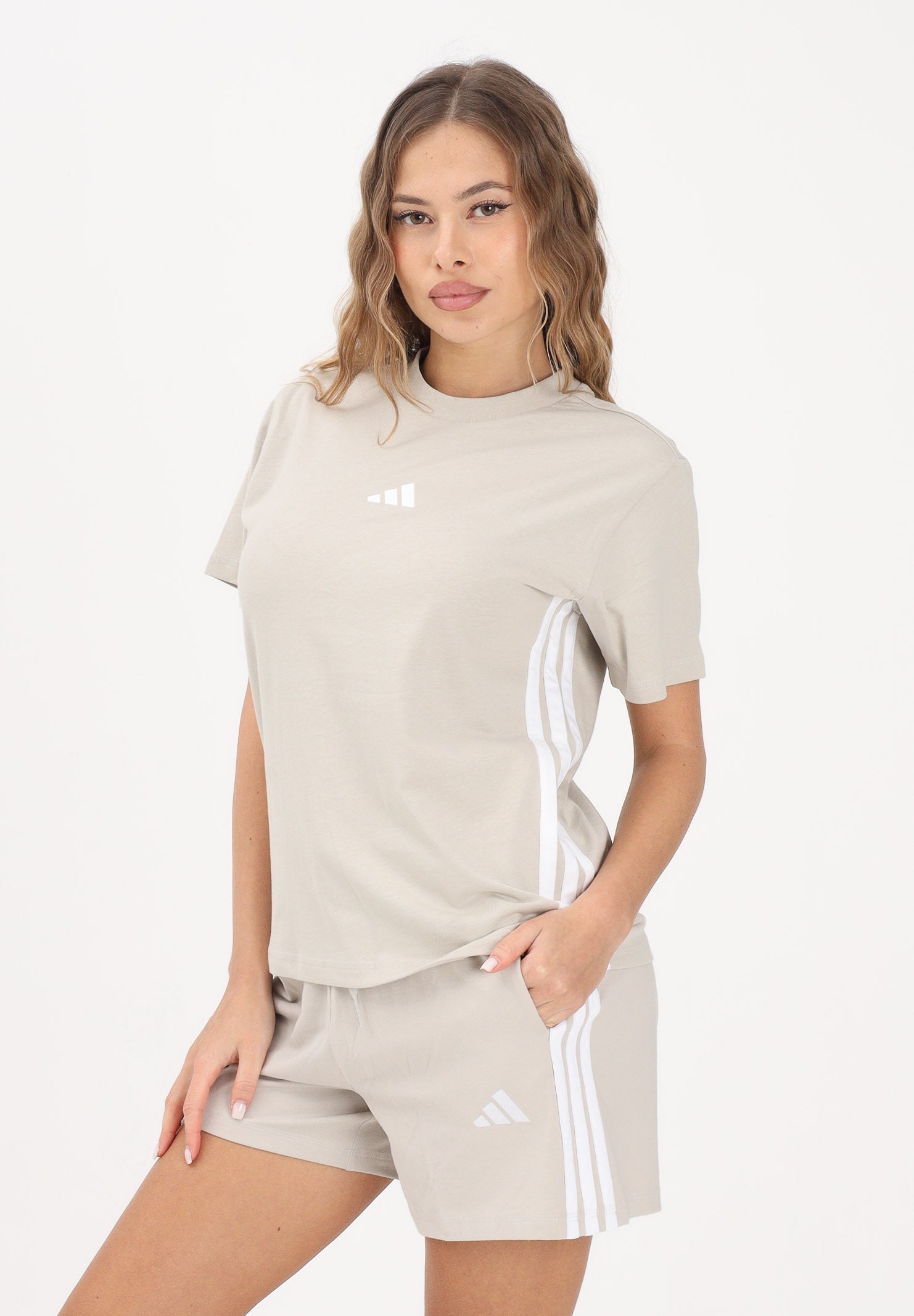 ADIDAS PERFORMANCE T-shirt a manica corta Essentials 3-Stripes beige da donna JE1237 . ADIDAS PERFORMANCE