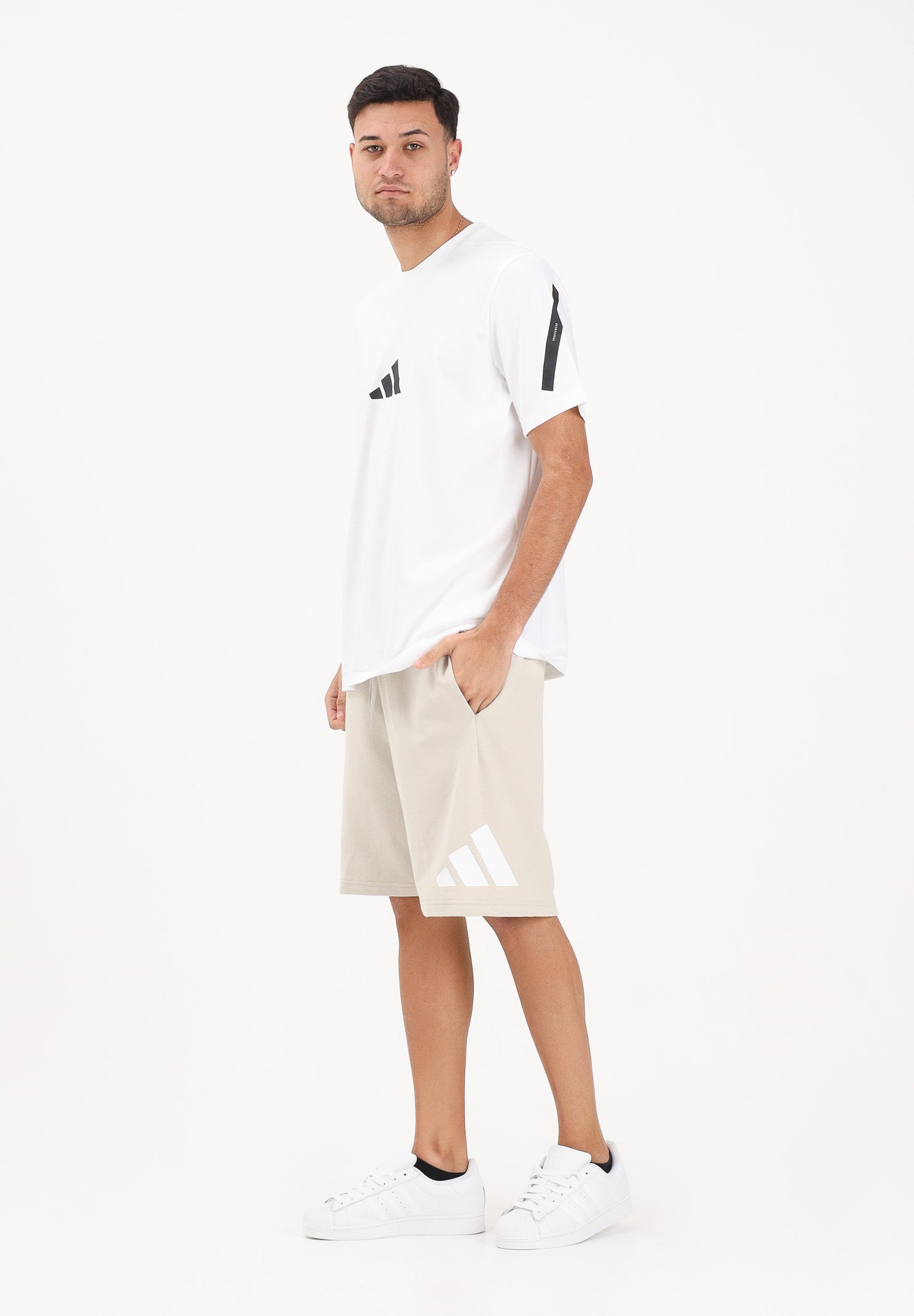 ADIDAS PERFORMANCE Shorts sportivo Essentials Logo Grande French Terry beige da uomo JE8955 . ADIDAS PERFORMANCE