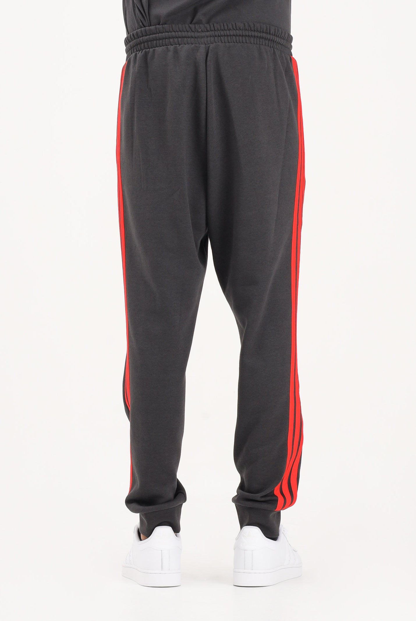 ADIDAS PERFORMANCE Pantalone sportivo DNA del Team Audi Revolut F1® grigio e rosso da uomo KE6783 . ADIDAS PERFORMANCE