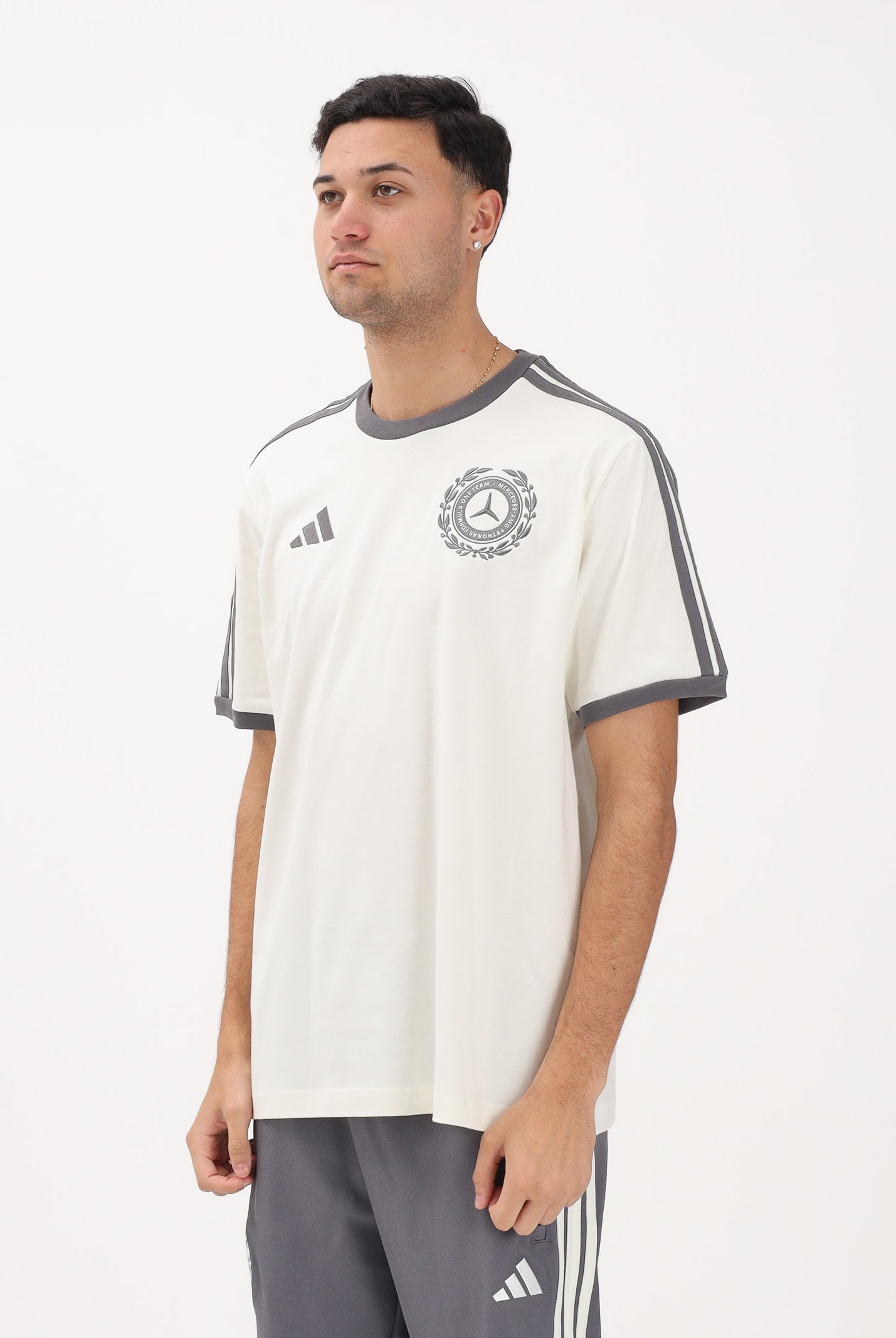 ADIDAS PERFORMANCE T-shirt a manica corta Mercedes - AMG Petronas Formula 1 Team Silver Arrows Icon panna e grigia da uomo KE8275 . ADIDAS PERFORMANCE