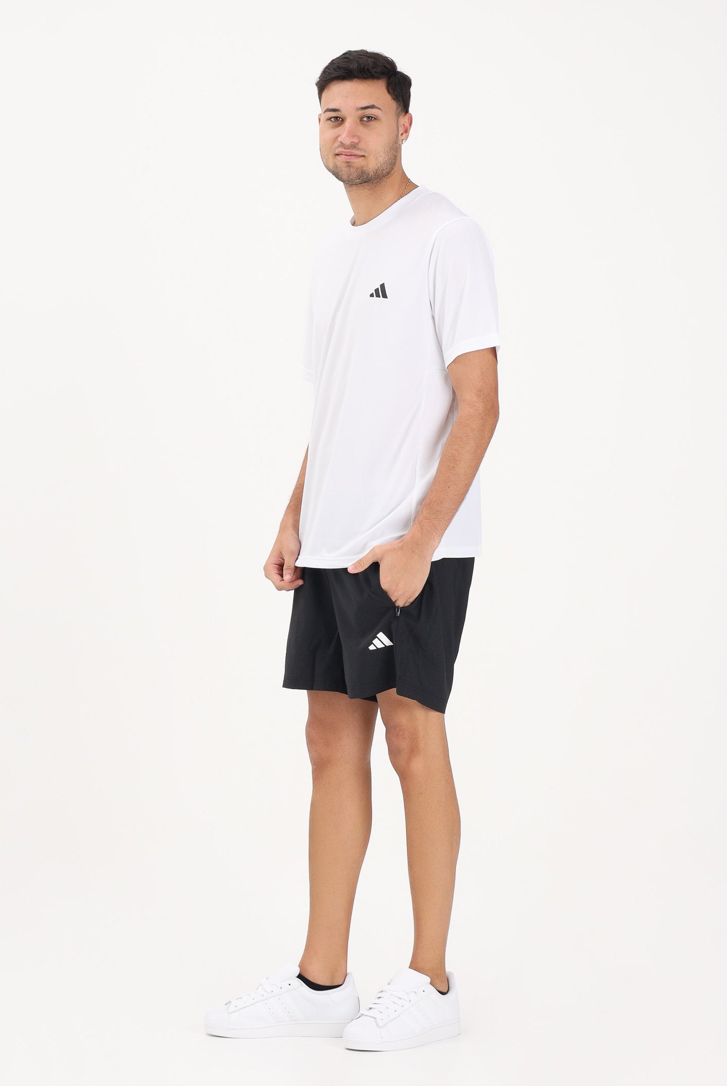 ADIDAS PERFORMANCE Shorts ESSENTIALS BASE WOVEN nero da uomo KA3549 . ADIDAS PERFORMANCE