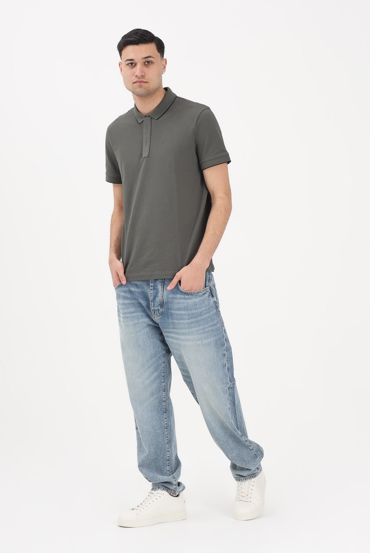 ARMANI EXCHANGE Jeans in denim da uomo con lavaggio chiaro effetto leggermente vissuto XM000075AF24014 MB001 ARMANI EXCHANGE