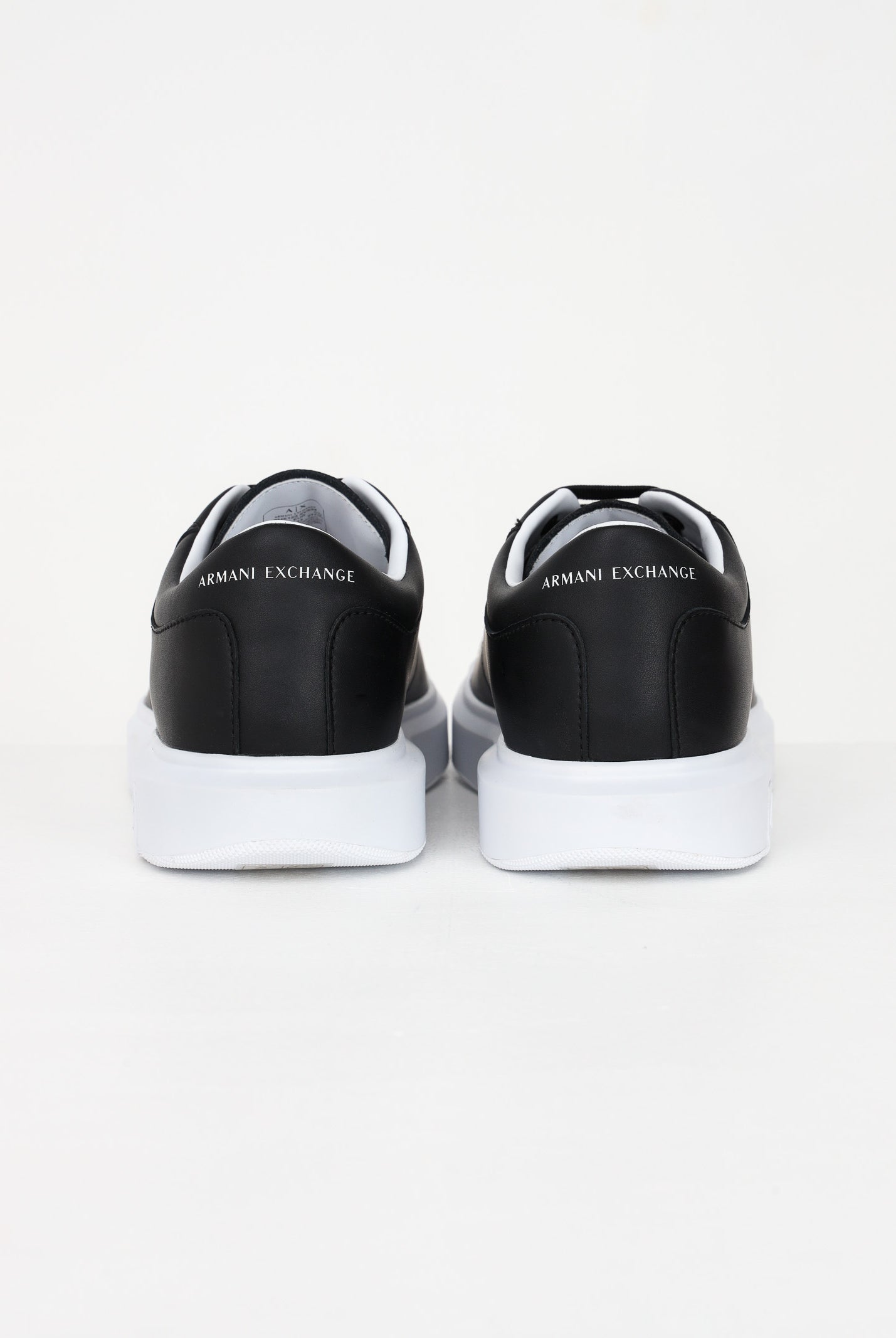 ARMANI EXCHANGE Sneakers nere da uomo con logo XUX123XV534 00002 ARMANI EXCHANGE