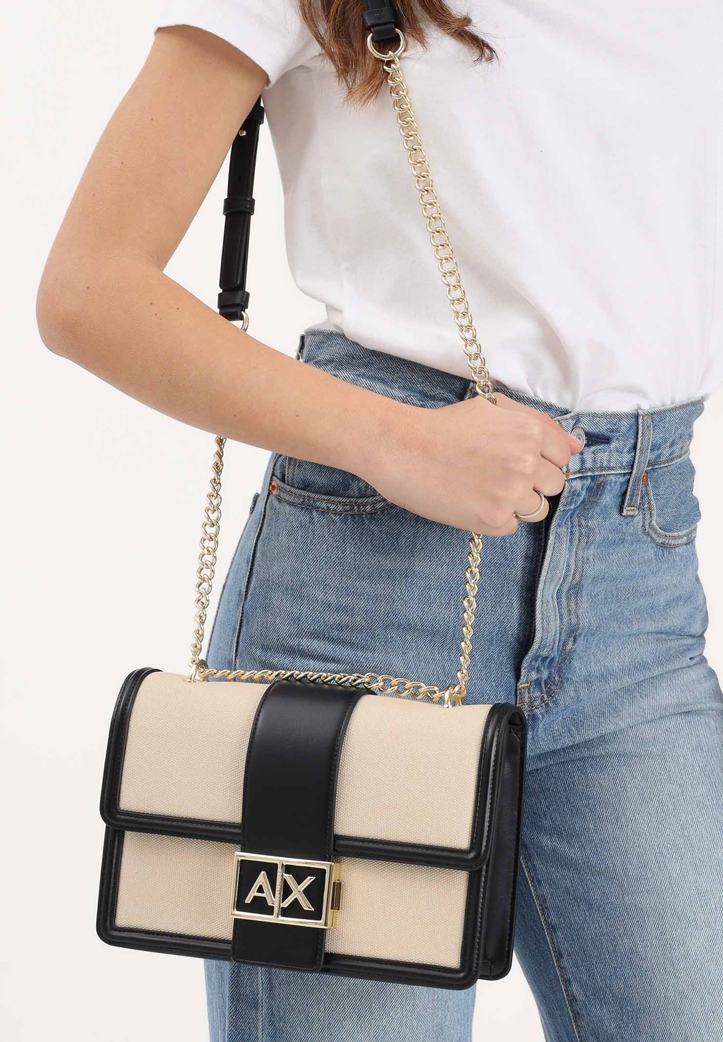 ARMANI EXCHANGE Borsa a tracolla beige e nera da donna con fibbia logo XW000070AF22570 MC479 ARMANI EXCHANGE