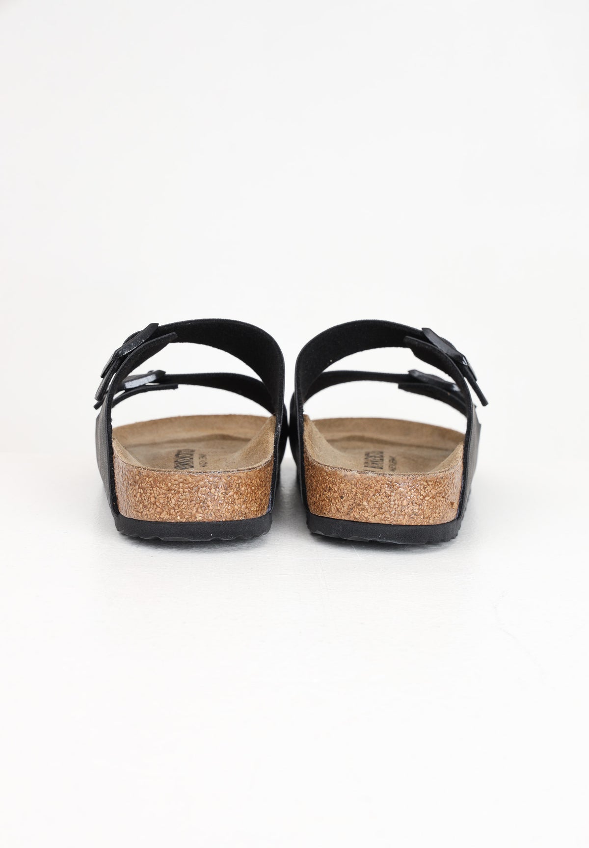 BIRKENSTOCK Ciabatte per uomo e donna nere Arizona bs 1026425 . BIRKENSTOCK