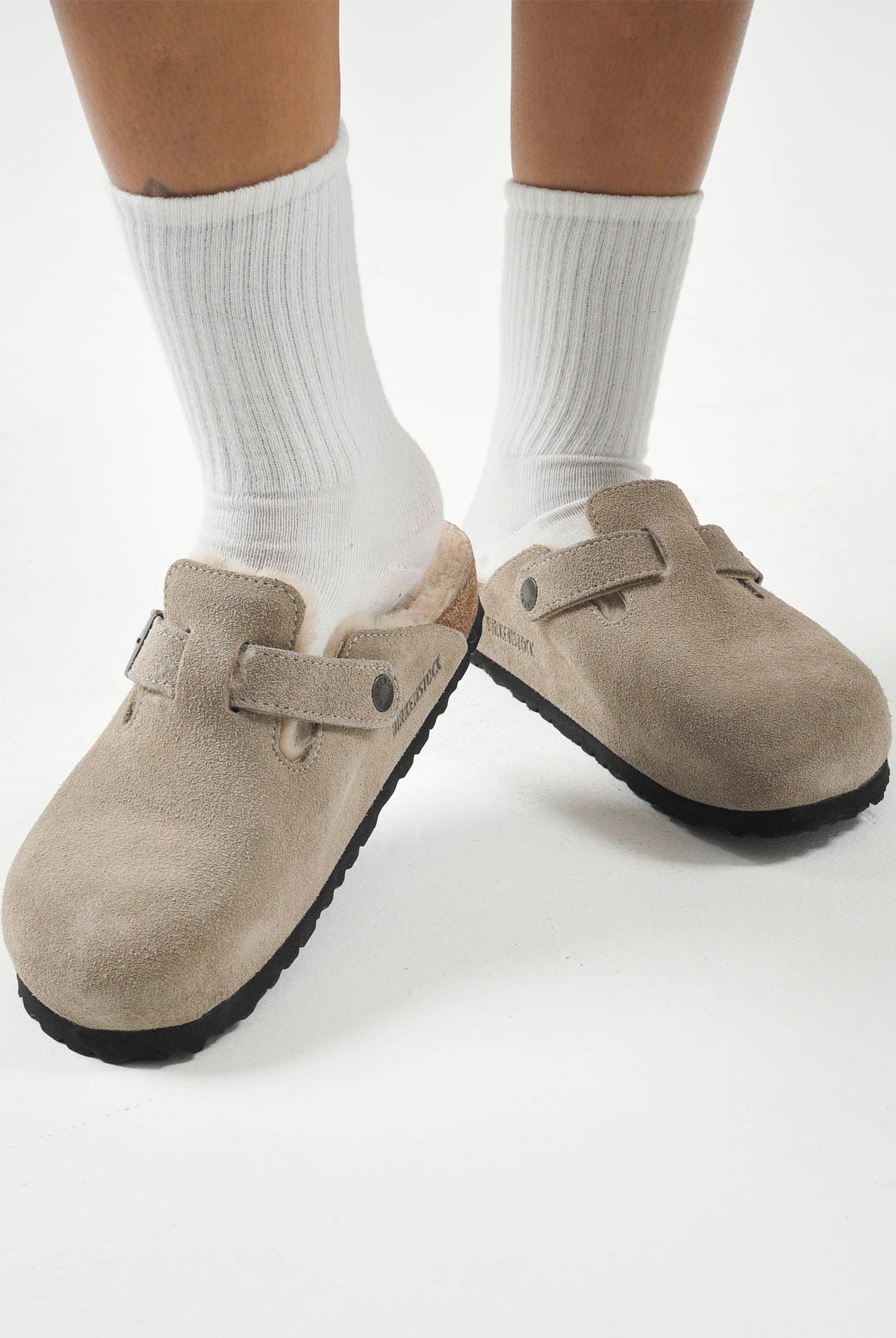 BIRKENSTOCK Ciabatte Boston con pelliccia beige per uomo e donna 1028299 . BIRKENSTOCK