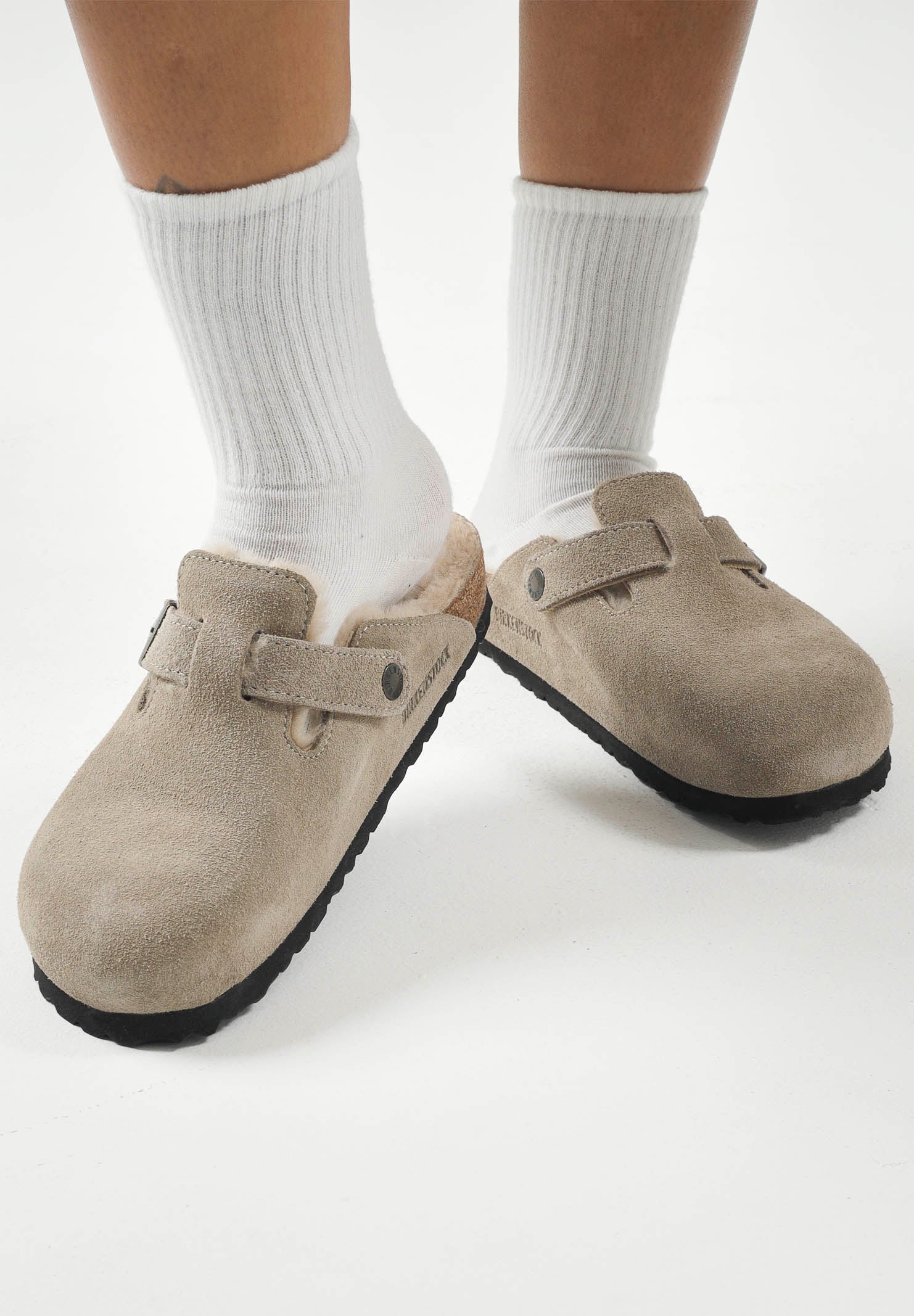 BIRKENSTOCK Ciabatte Boston con pelliccia beige per uomo e donna 1028299 . BIRKENSTOCK
