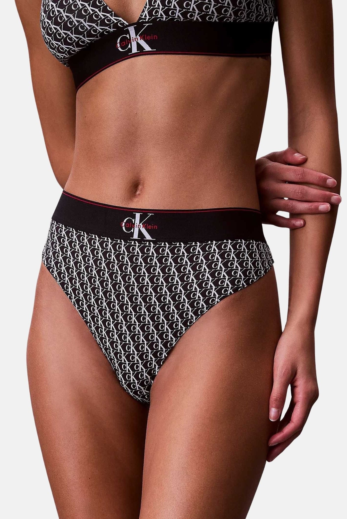 CALVIN KLEIN Perizoma nero da donna caratterizzato da una stampa all-over CK LV00QF8813 2Y1 CALVIN KLEIN