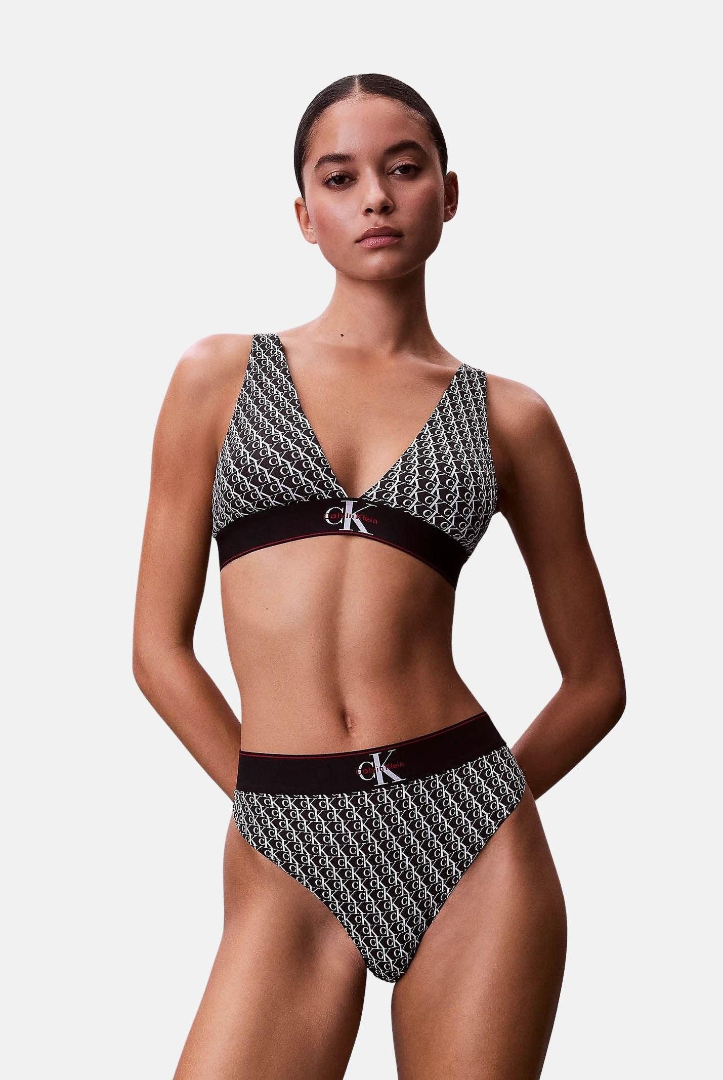 CALVIN KLEIN Perizoma nero da donna caratterizzato da una stampa all-over CK LV00QF8813 2Y1 CALVIN KLEIN