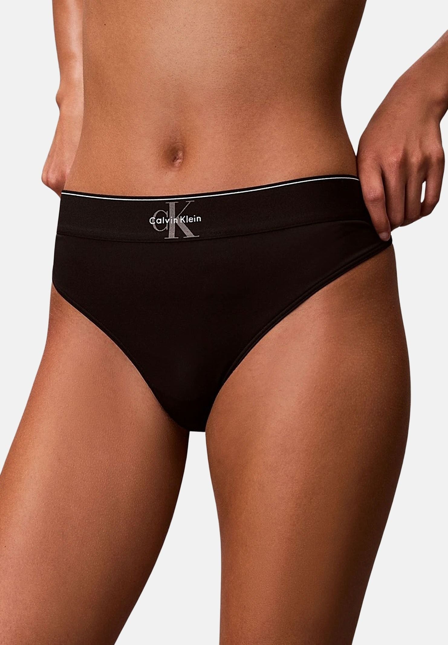 CALVIN KLEIN Perizoma nero da donna LV00QF8813 UB1 CALVIN KLEIN
