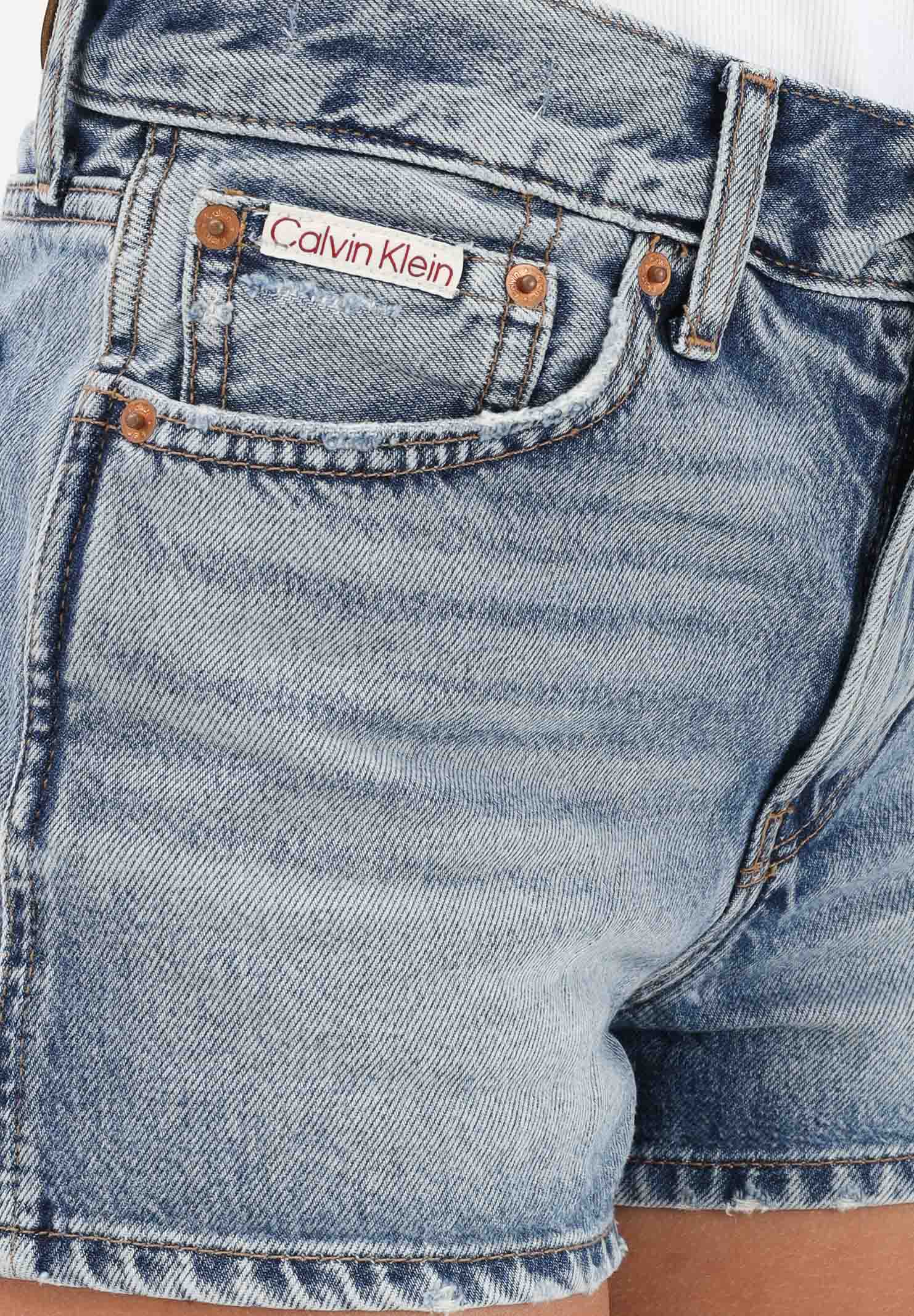 CALVIN KLEIN JEANS Shorts in denim chiaro da donna LV047F770G 21E CALVIN KLEIN JEANS