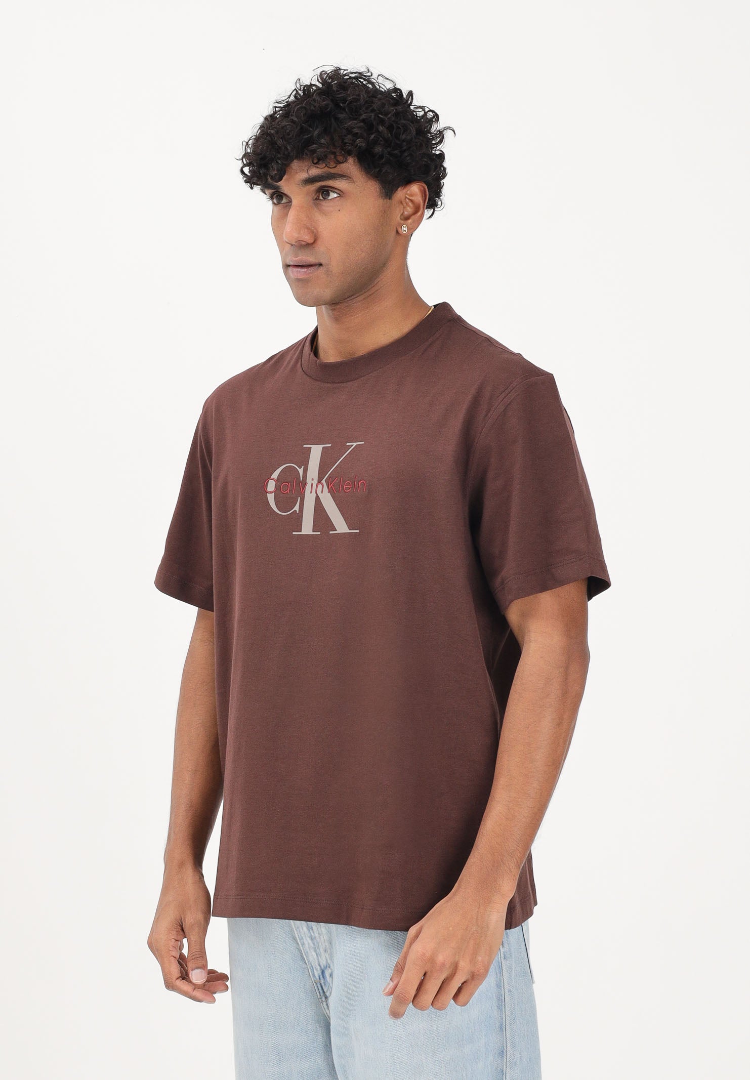 CALVIN KLEIN JEANS T-shirt a manica corta marrone cioccolato da uomo con stampa logo LV04RB862G2IN . CALVIN KLEIN JEANS