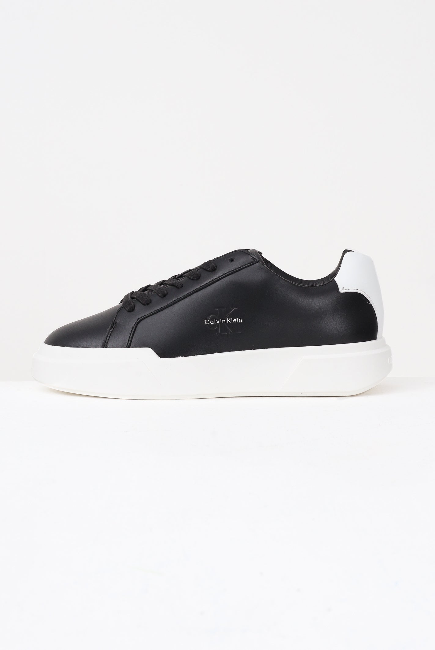 CALVIN KLEIN JEANS Sneakers nere da uomo con logo YM0YM013440GM . CALVIN KLEIN JEANS