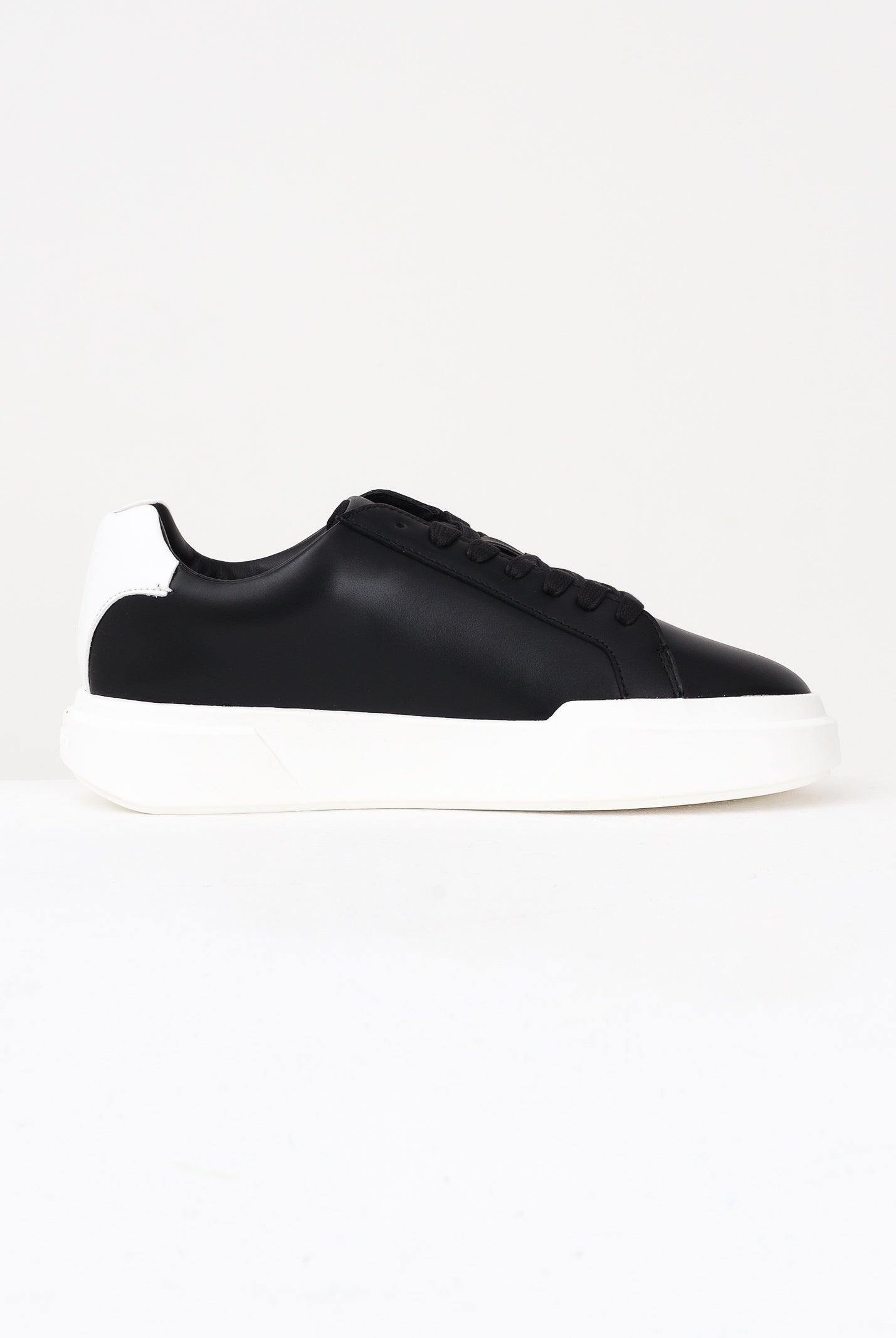 CALVIN KLEIN JEANS Sneakers nere da uomo con logo YM0YM013440GM . CALVIN KLEIN JEANS