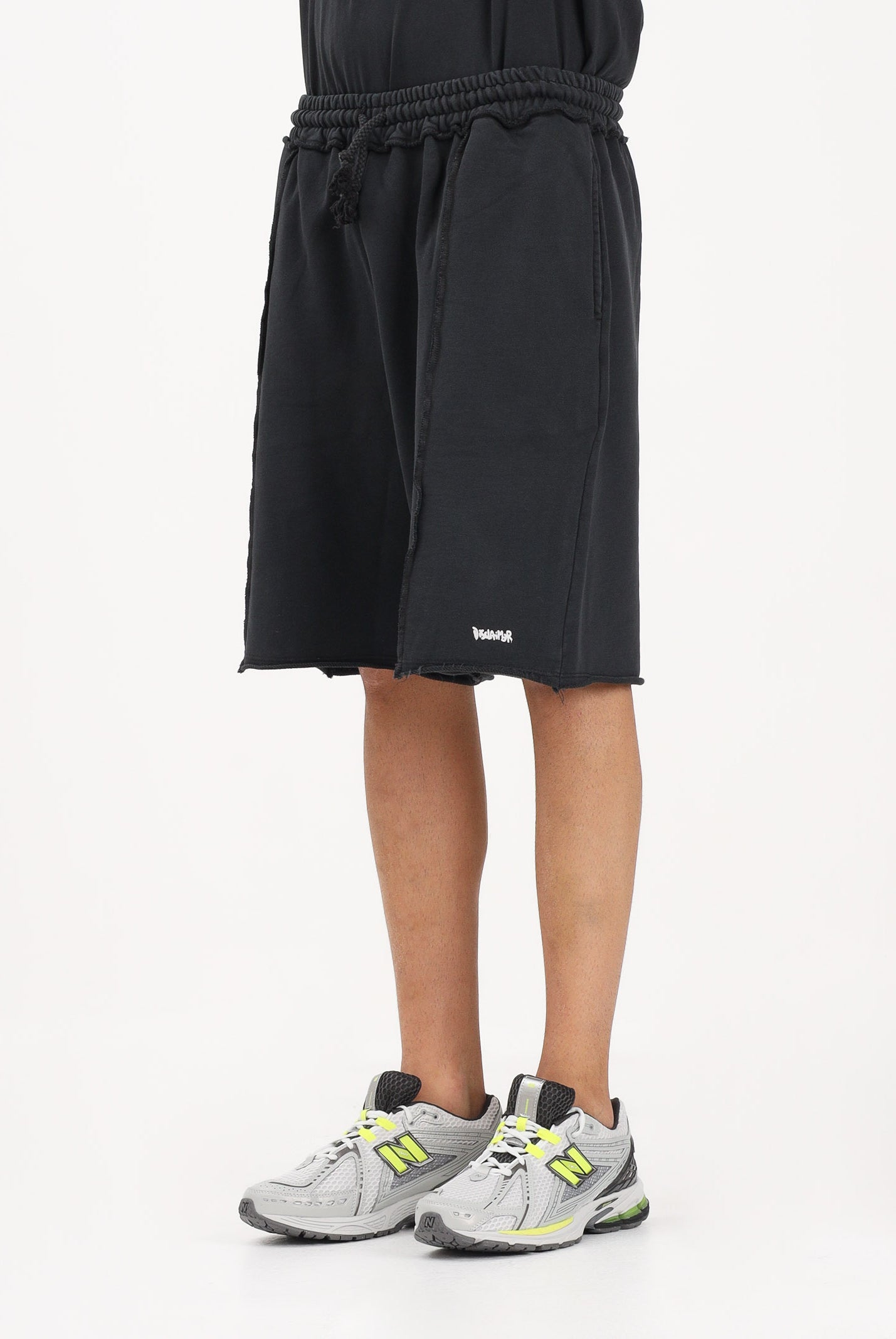 DISCLAIMER Shorts sportivo grigio da uomo con logo 26EDS55422 NE DISCLAIMER
