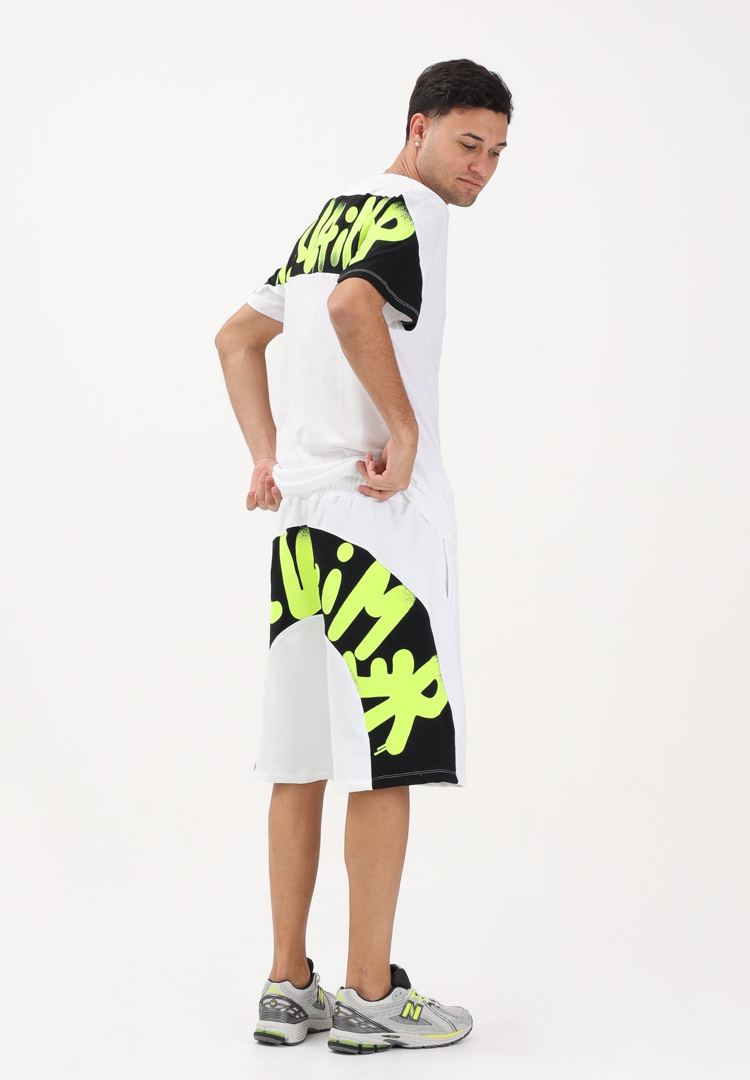 DISCLAIMER Shorts bianco da uomo con stampa sul retro 26EDS55433 BINE DISCLAIMER