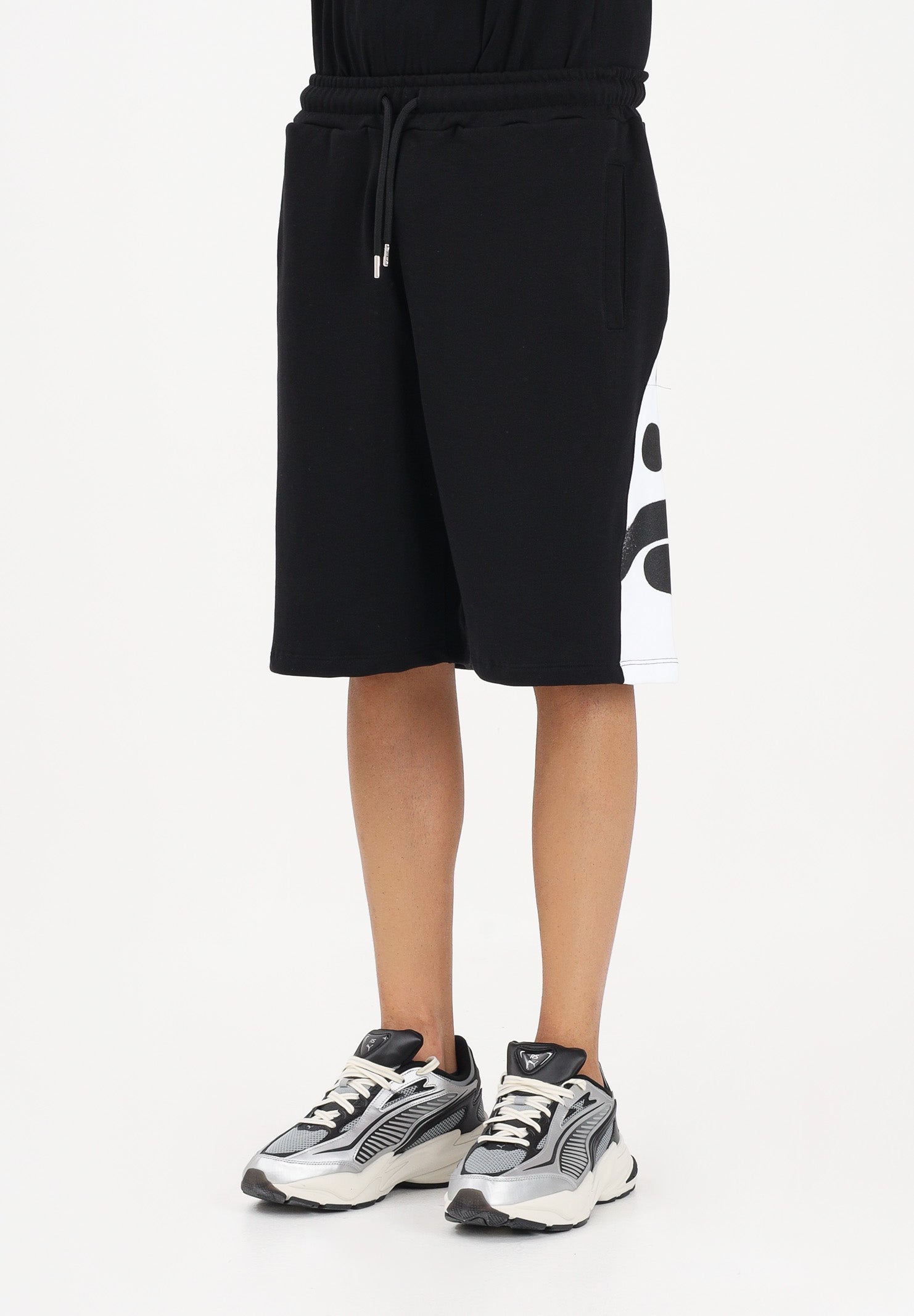 DISCLAIMER Shorts nero da uomo con stampa sul retro 26EDS55433 NEBI DISCLAIMER