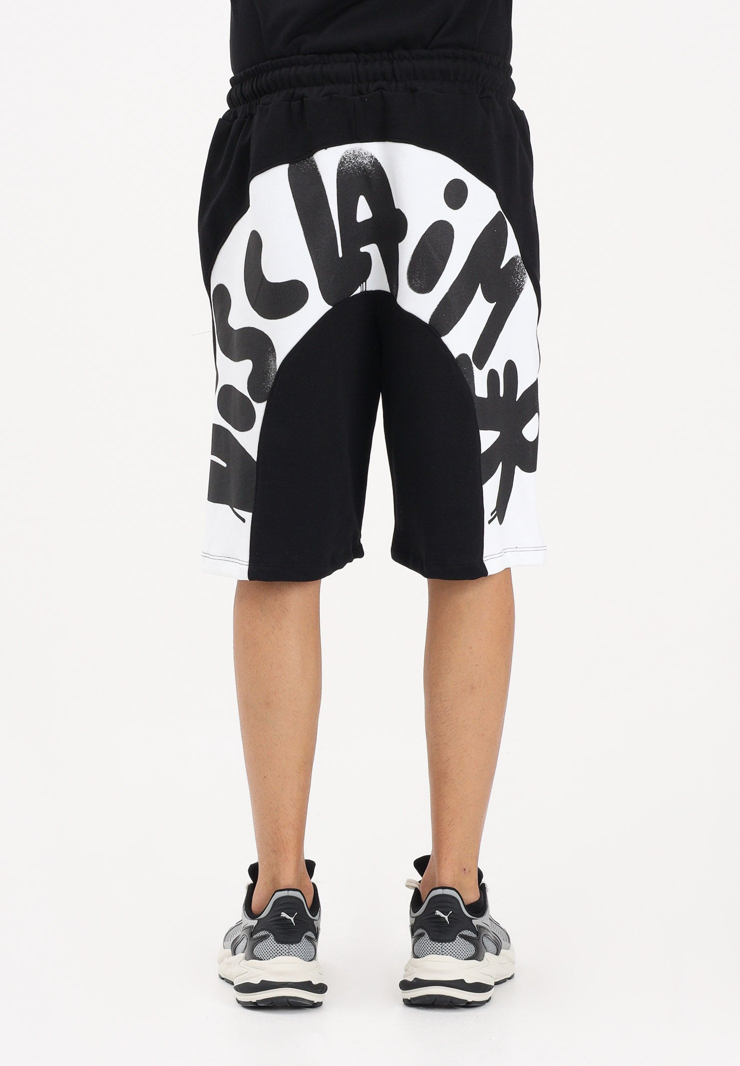 DISCLAIMER Shorts nero da uomo con stampa sul retro 26EDS55433 NEBI DISCLAIMER