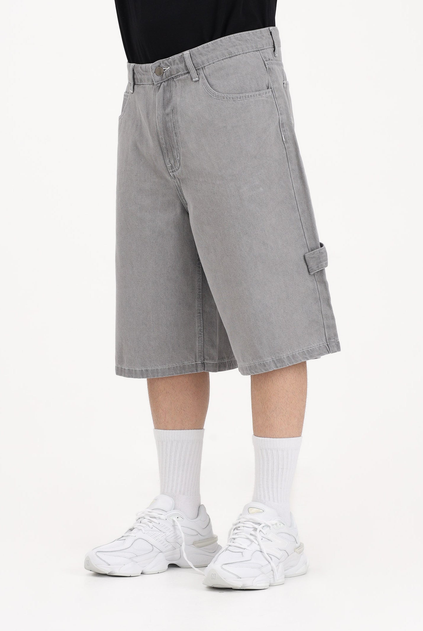DISCLAIMER Shorts in denim grigio da uomo con dettagli carpenter e stampa sul retro 26EDS55441 NE DISCLAIMER