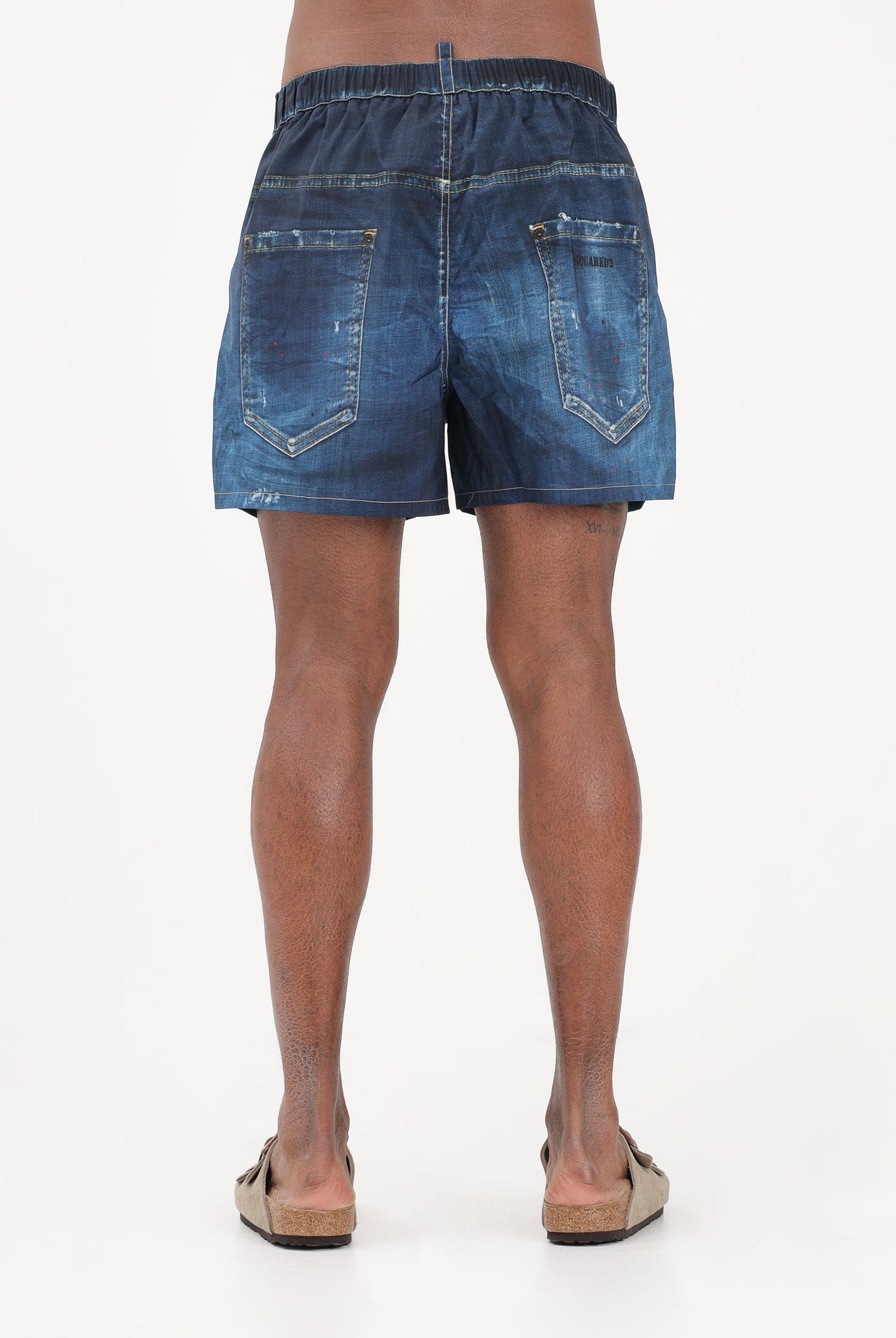 DSQUARED2 Shorts mare blu da uomo effetto denim con dettagli used D7B626690 427 DSQUARED2