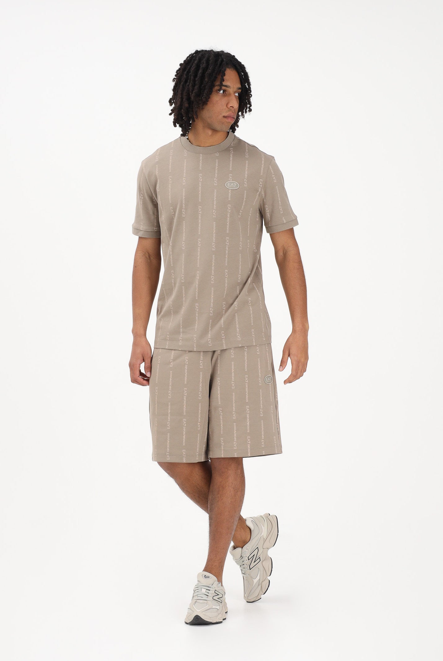 EA7 Shorts sportivo beige da uomo con stampa all-over del logo 7M001393AF12660 F1030 EA7