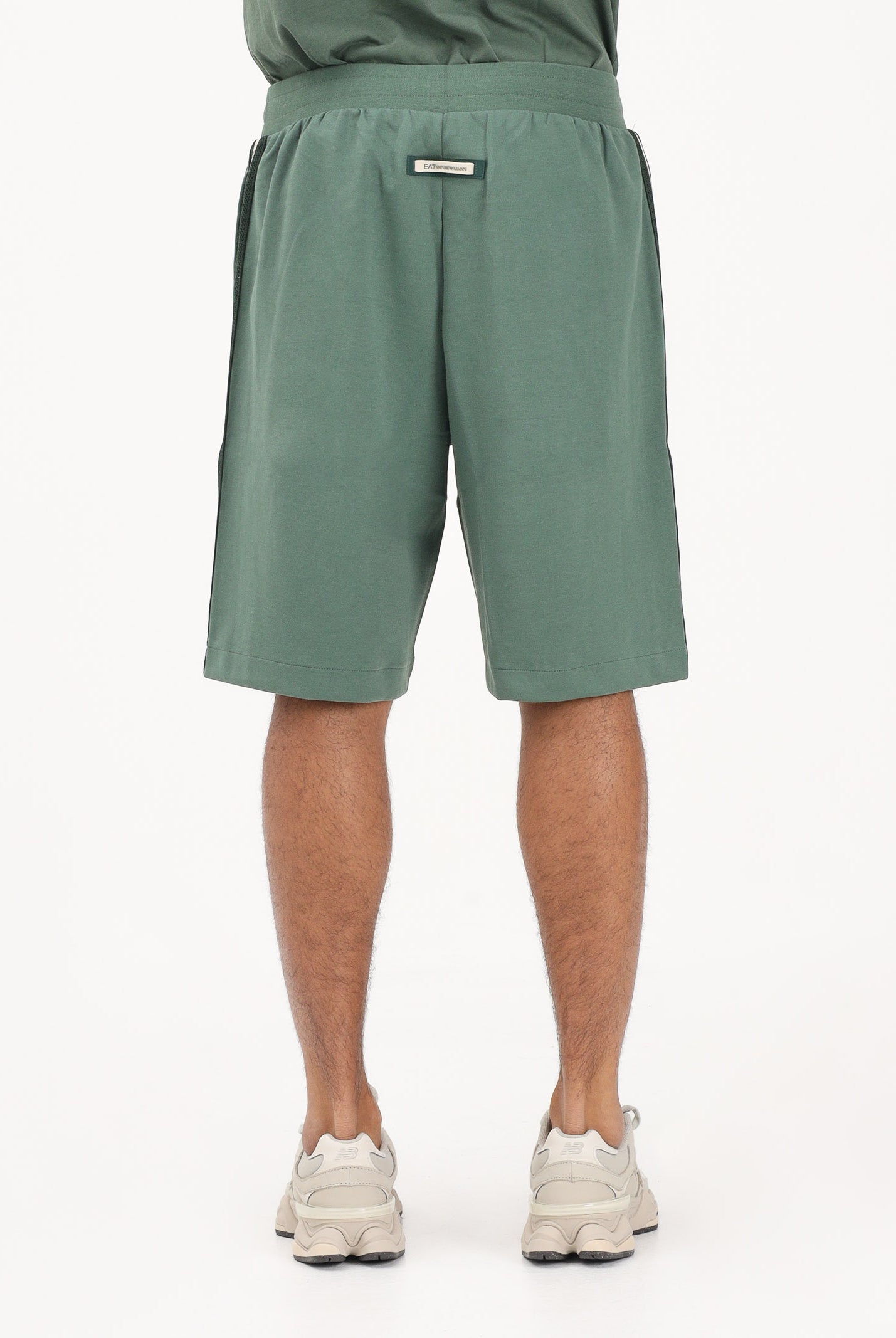 EA7 Shorts sportivo verde salvia da uomo con bande logate laterali 7M001481AF12660 U7260 EA7
