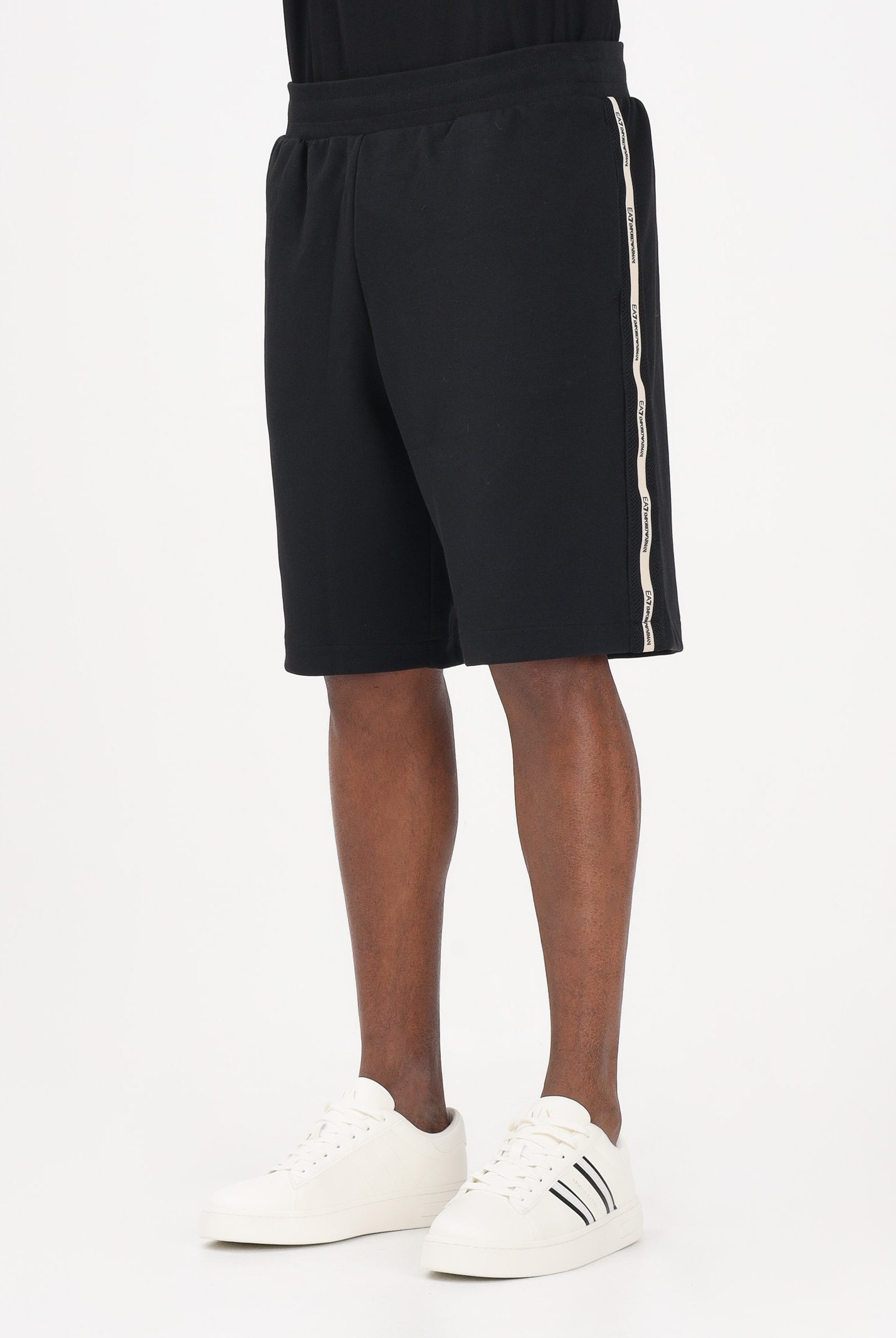 EA7 Shorts sportivo nero da uomo con bande logate laterali 7M001481AF12660 UC001 EA7