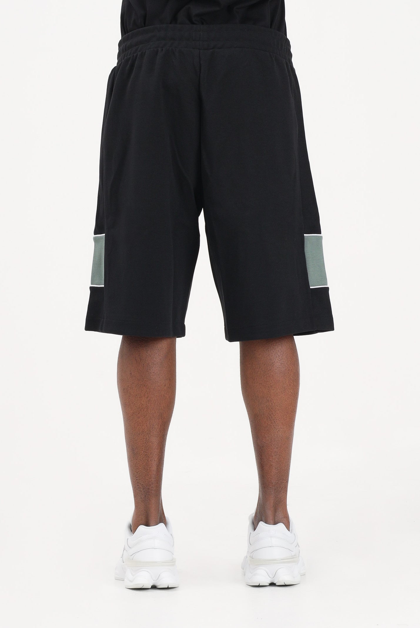 EA7 Shorts sportivo nero da uomo con inserti a contrasto laterali 7M001709AF12660 UC001 EA7