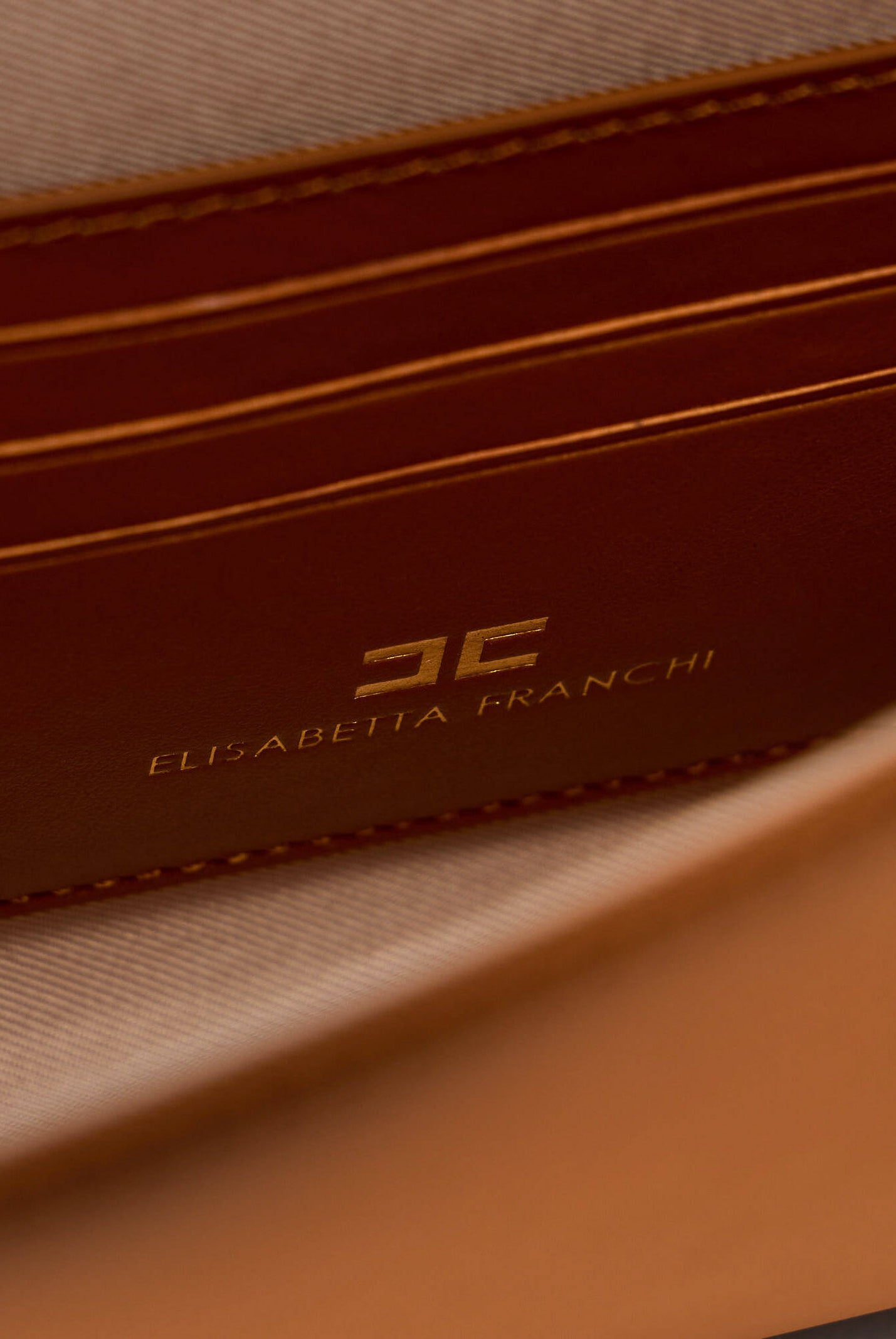 ELISABETTA FRANCHI Pochette cognac da donna realizzata in vera pelle BS99A61E2 027 ELISABETTA FRANCHI