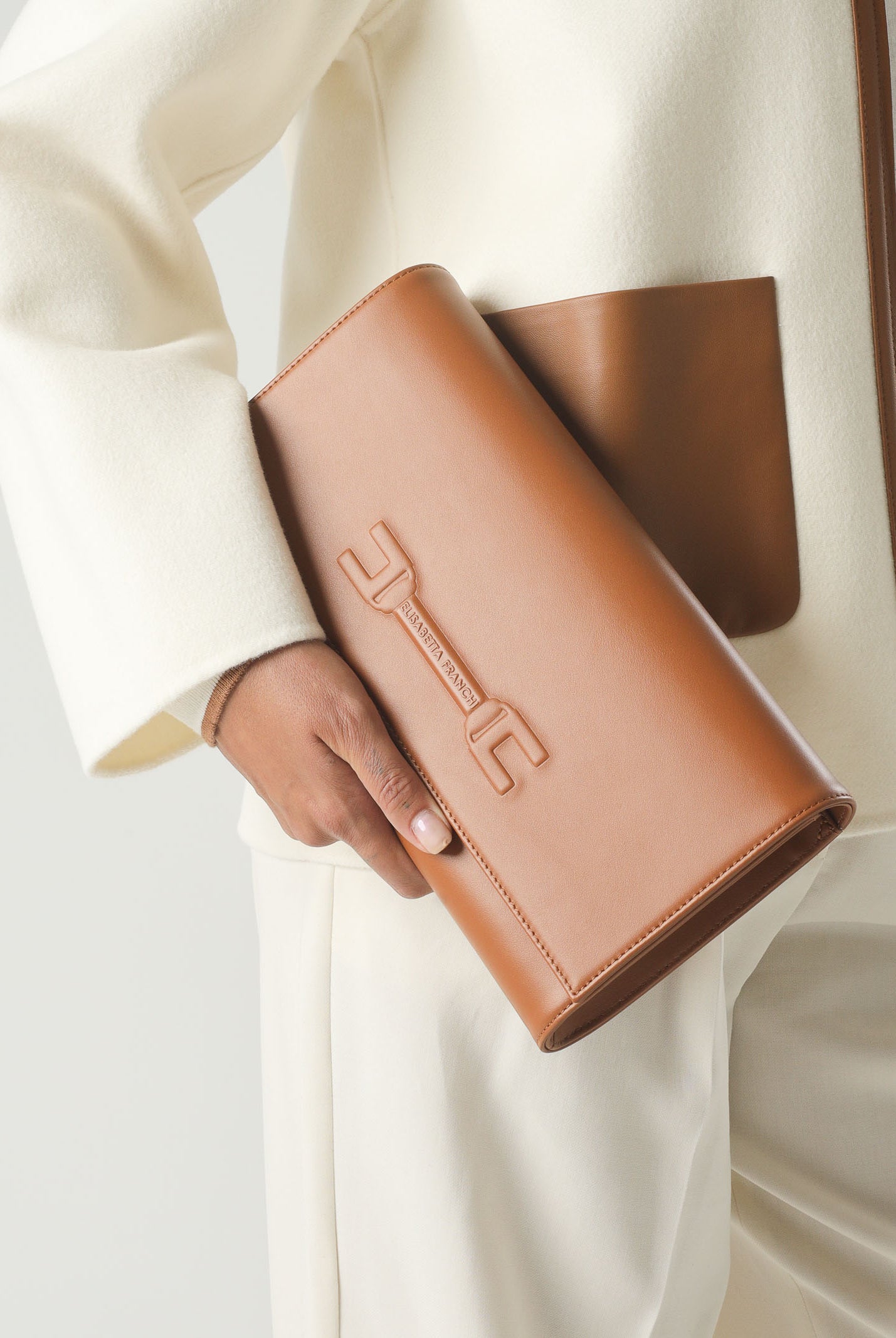 ELISABETTA FRANCHI Pochette cognac da donna realizzata in vera pelle BS99A61E2 027 ELISABETTA FRANCHI