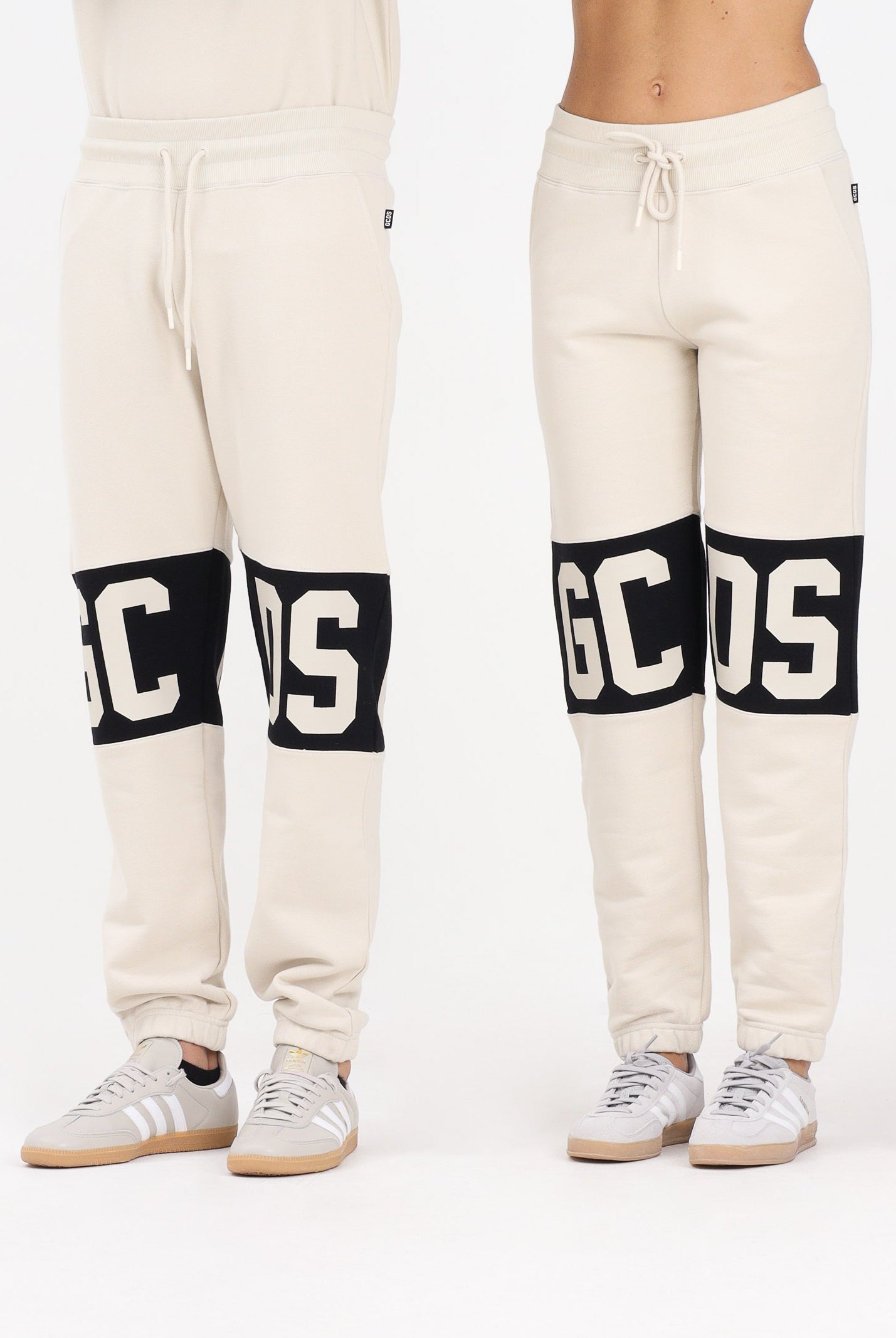 GCDS Pantalone sportivo panna per uomo e donna con banda logo a contrasto B1XM3001JD1 09 GCDS