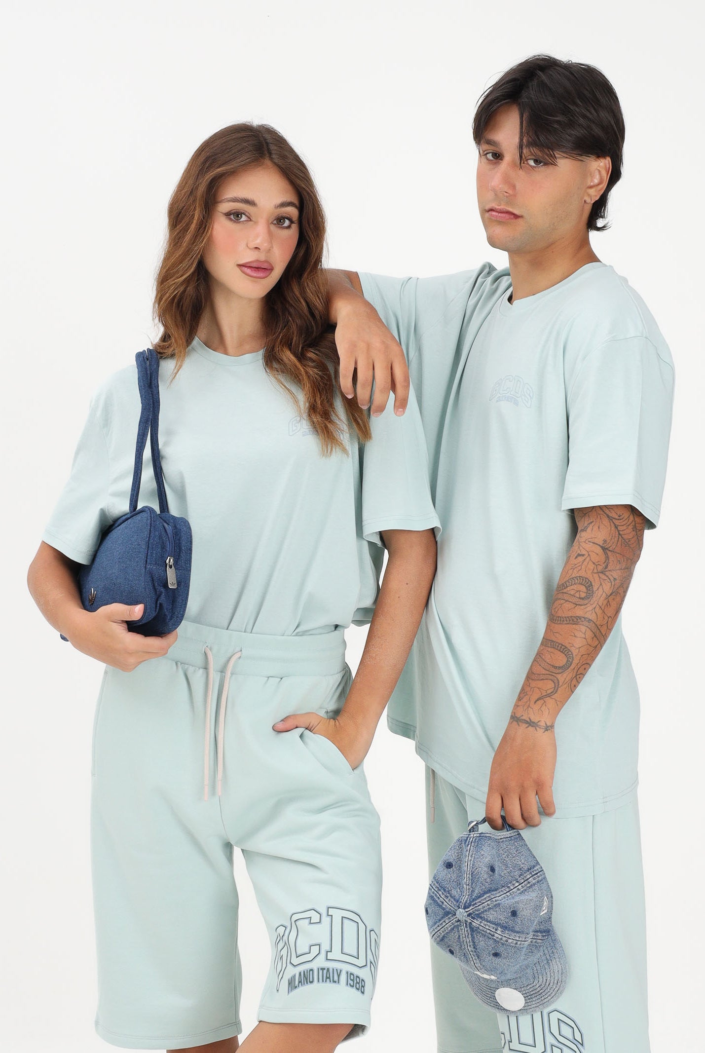 GCDS T-shirt a manica corta verde acqua per uomo e donna con stampa logo C1MEQC041J104 818G GCDS