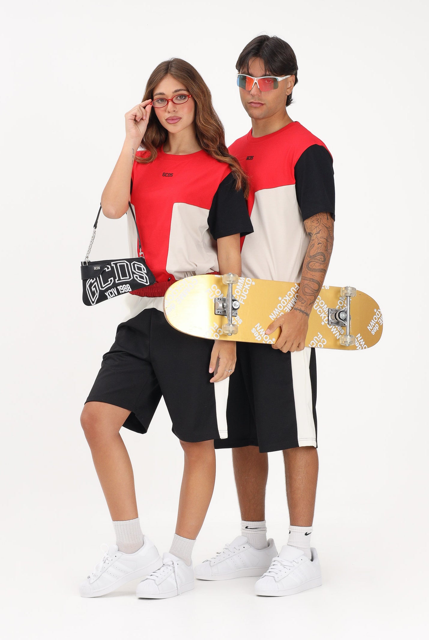 GCDS Shorts sportivo nero per uomo e donna dal design color block C1MEQL215C008 999A GCDS