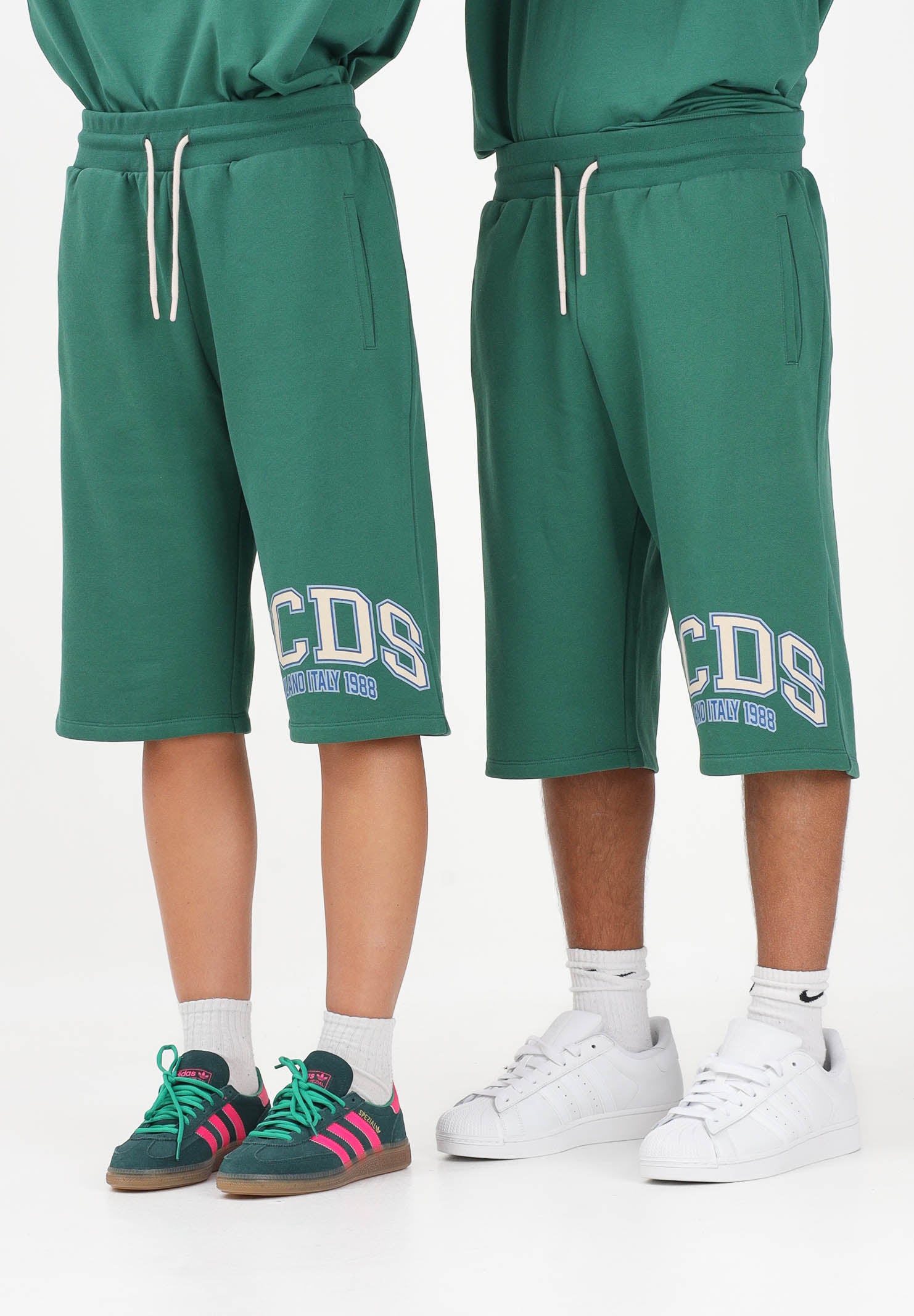 GCDS Shorts sportivo verde per uomo e donna con stampa logo C1MEQL216F004 883A GCDS